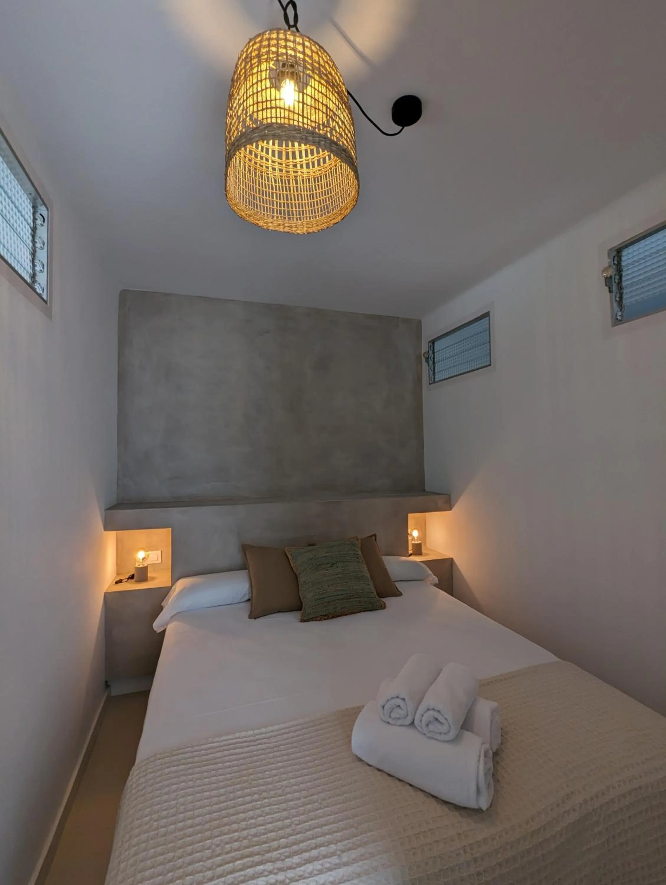 Bed in Hostal Es Niu de Tamariu