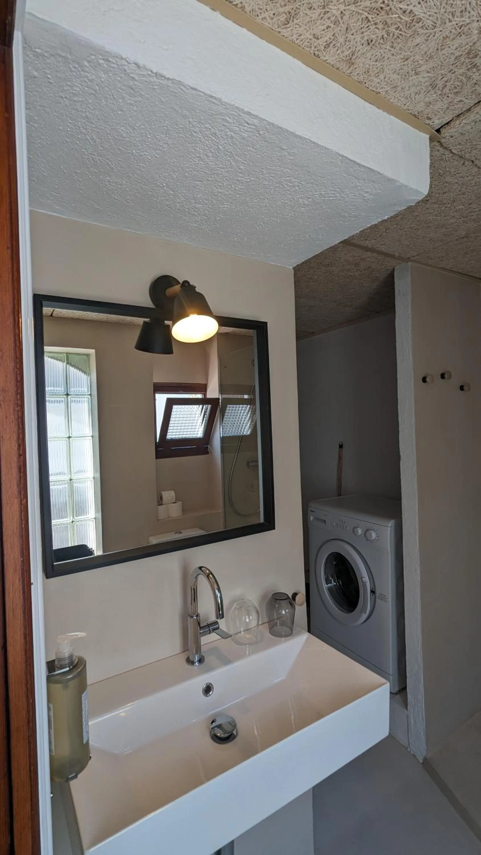 washing machine in Hostal Es Niu de Tamariu