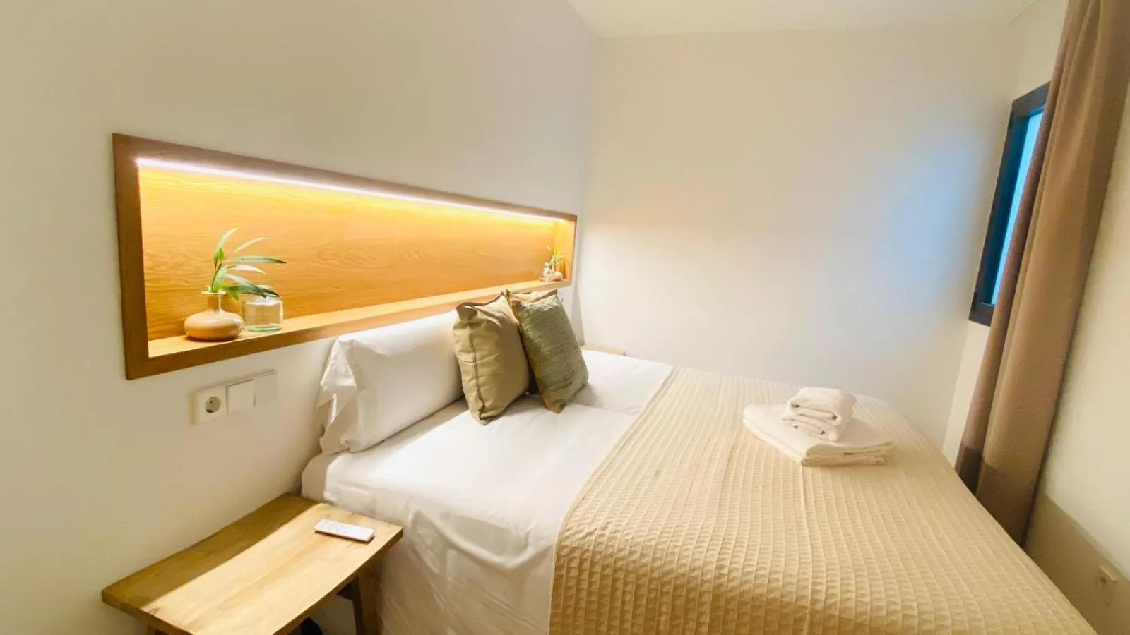 Bedroom, Bed in Hostal Es Niu de Tamariu