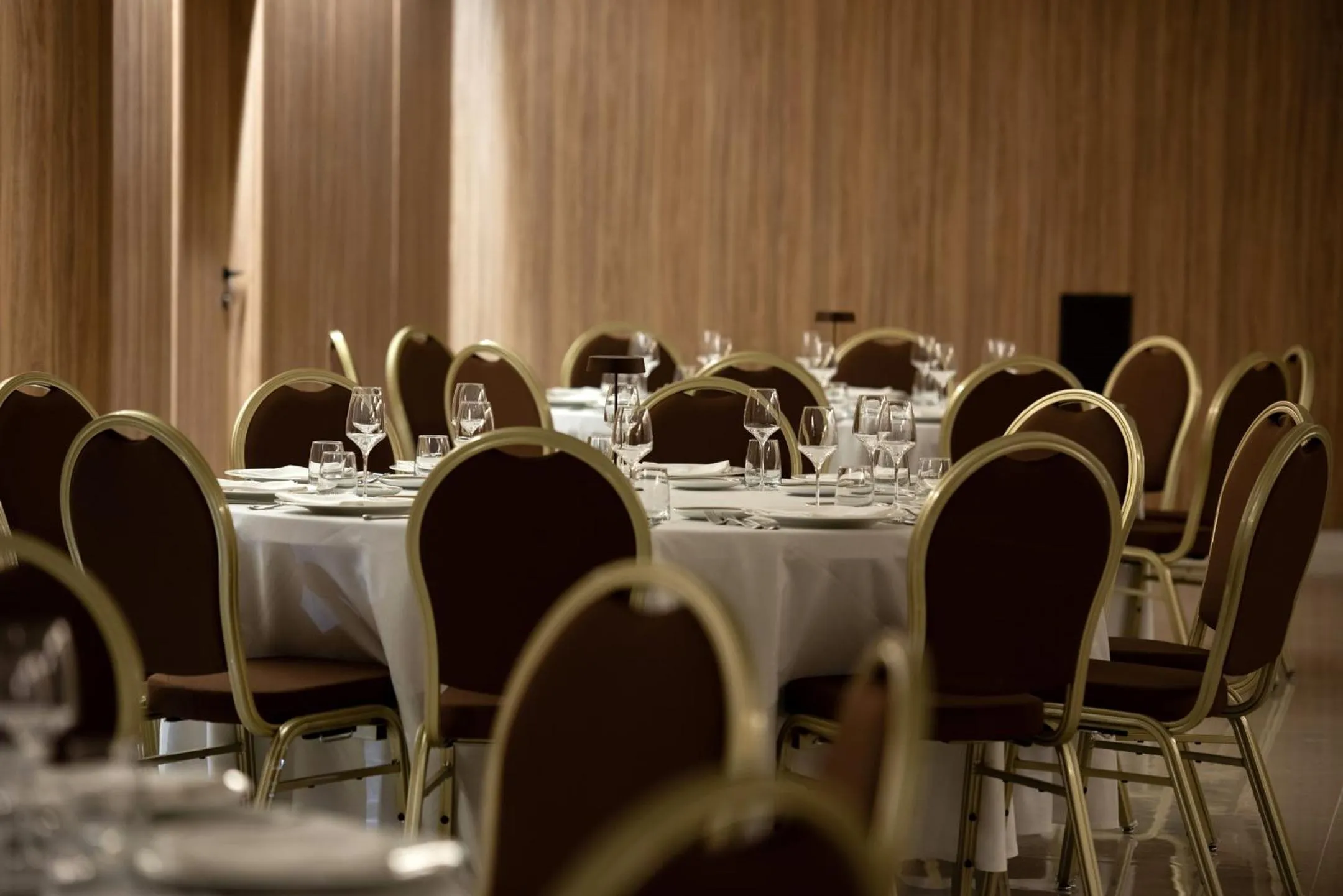 Restaurant/places to eat in Gold Tower Lifestyle Hotel