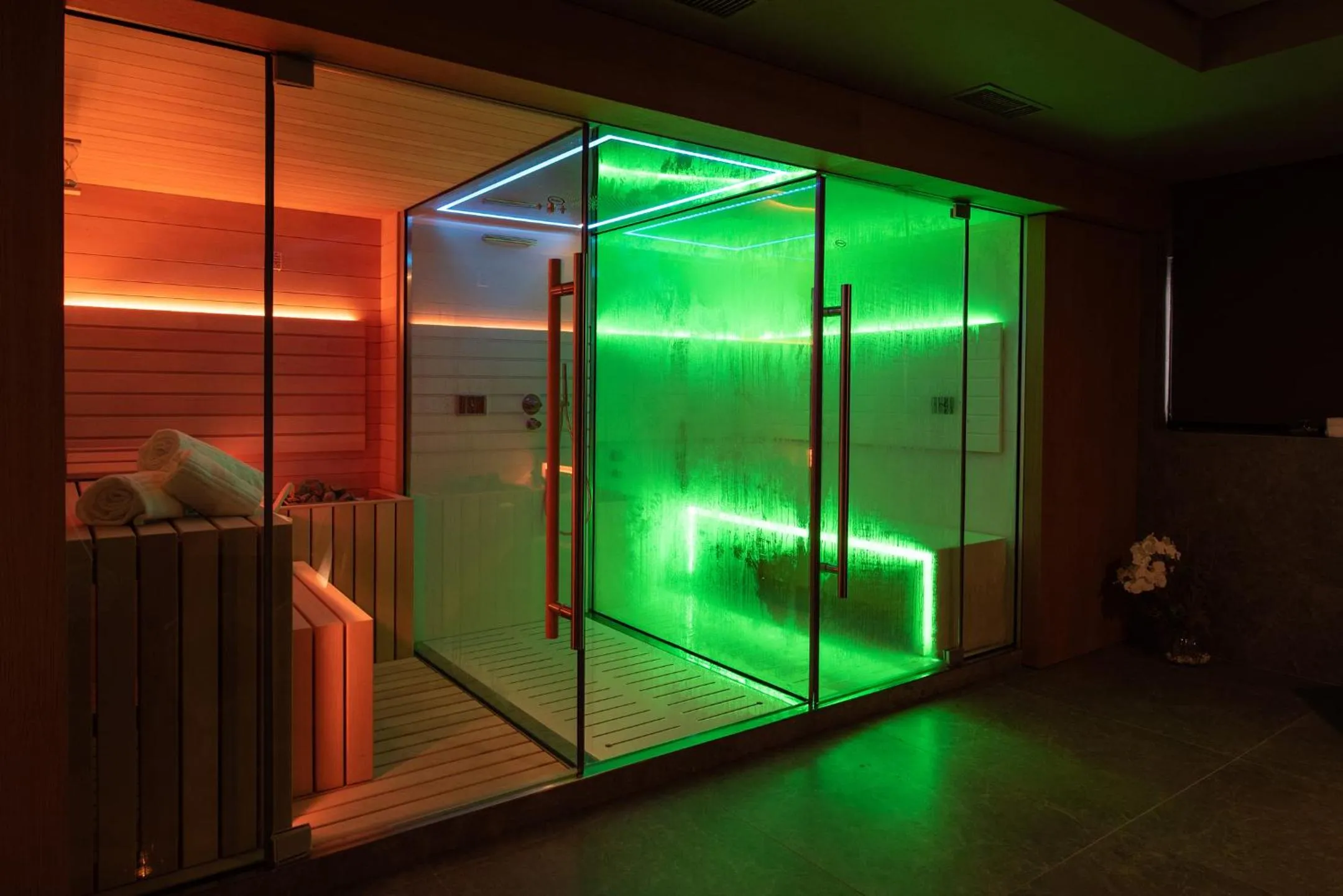 Steam room in Gold Tower Lifestyle Hotel