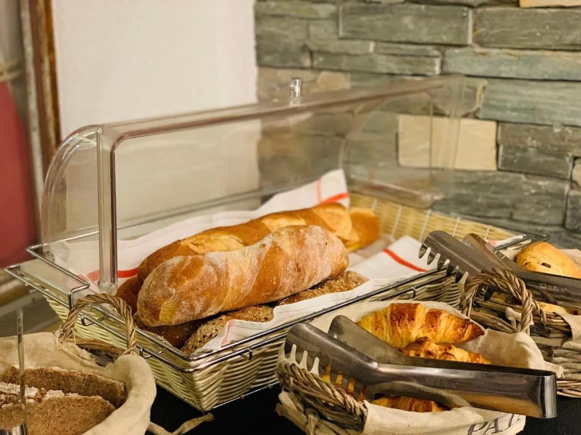 Breakfast in Hôtel de charme la Poste