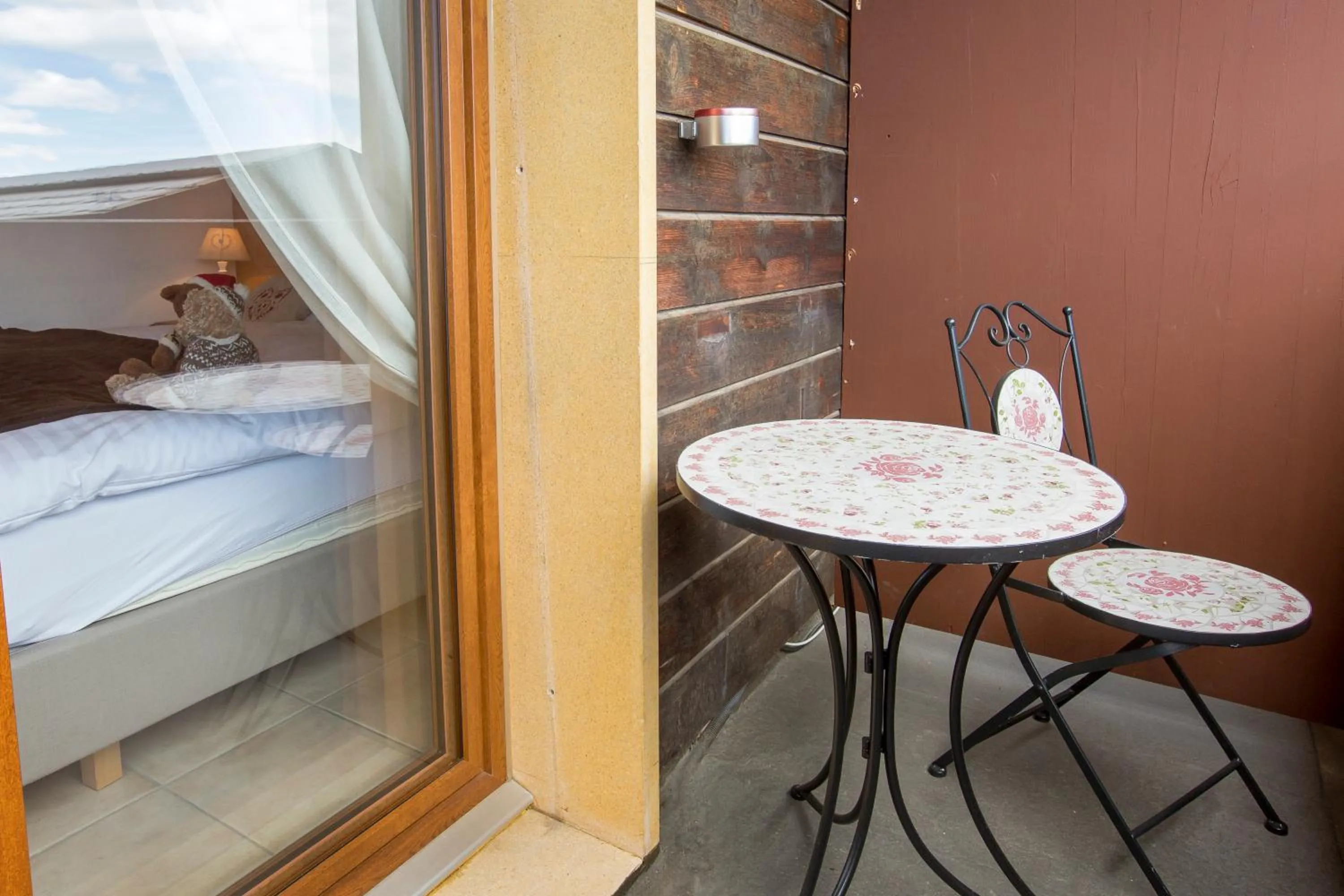 Balcony/Terrace, Bed in Hôtel de charme la Poste