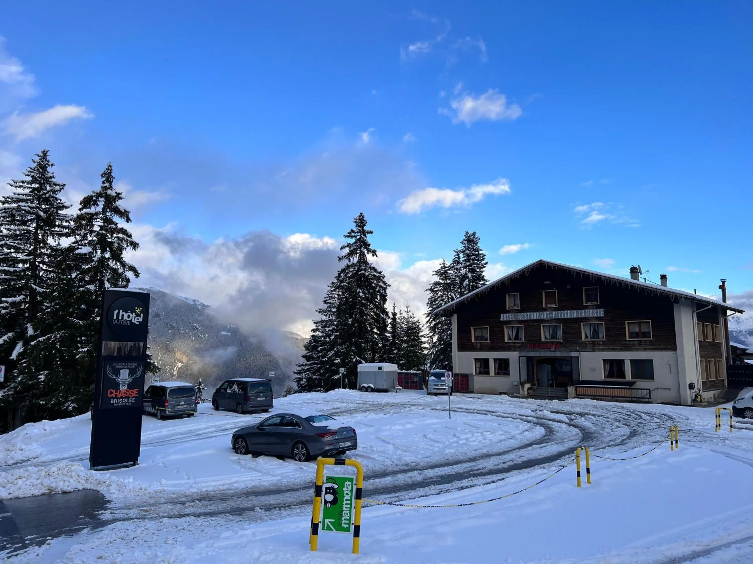 Property building in Hôtel de charme la Poste