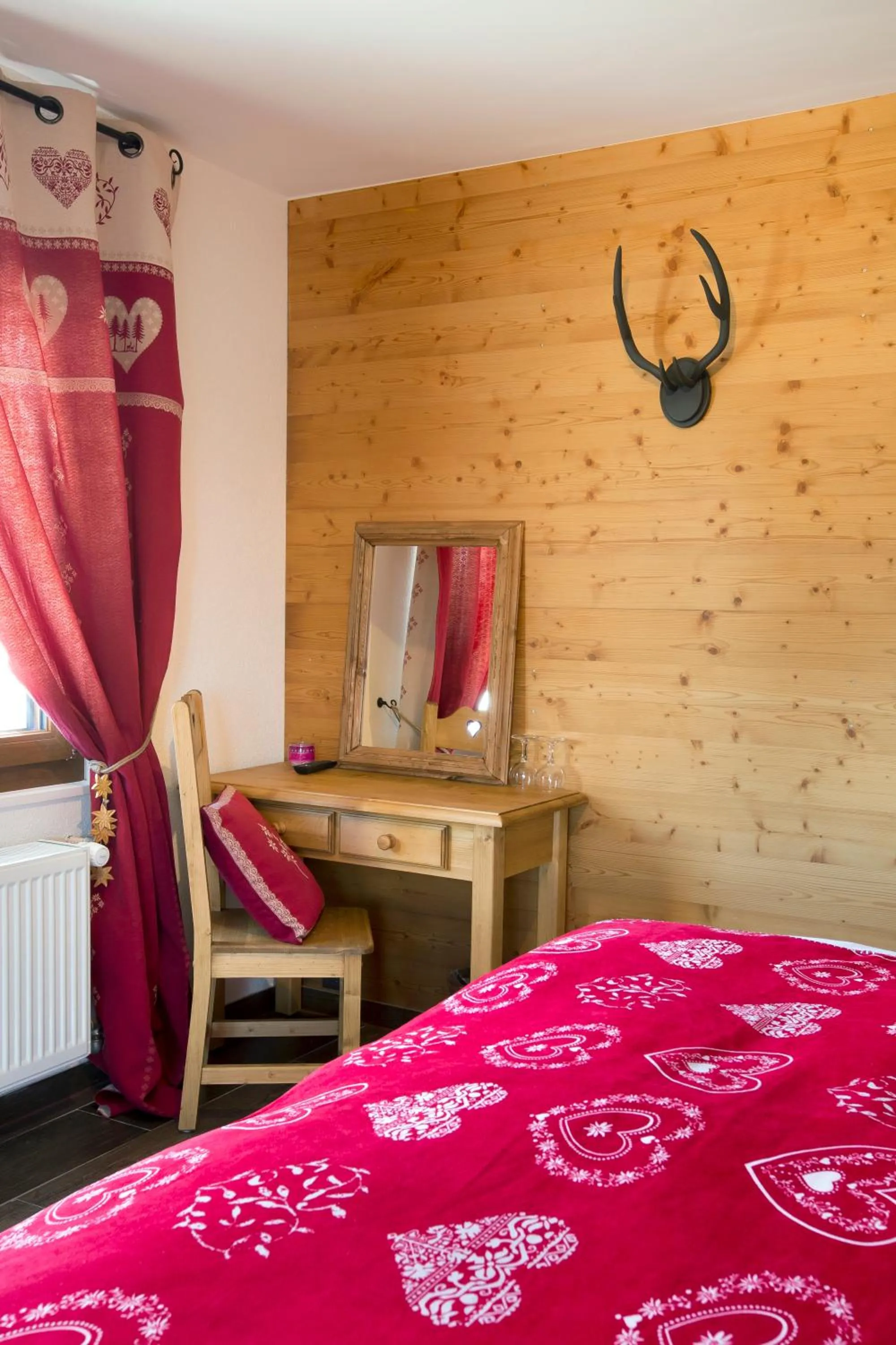 Decorative detail, Bed in Hôtel de charme la Poste