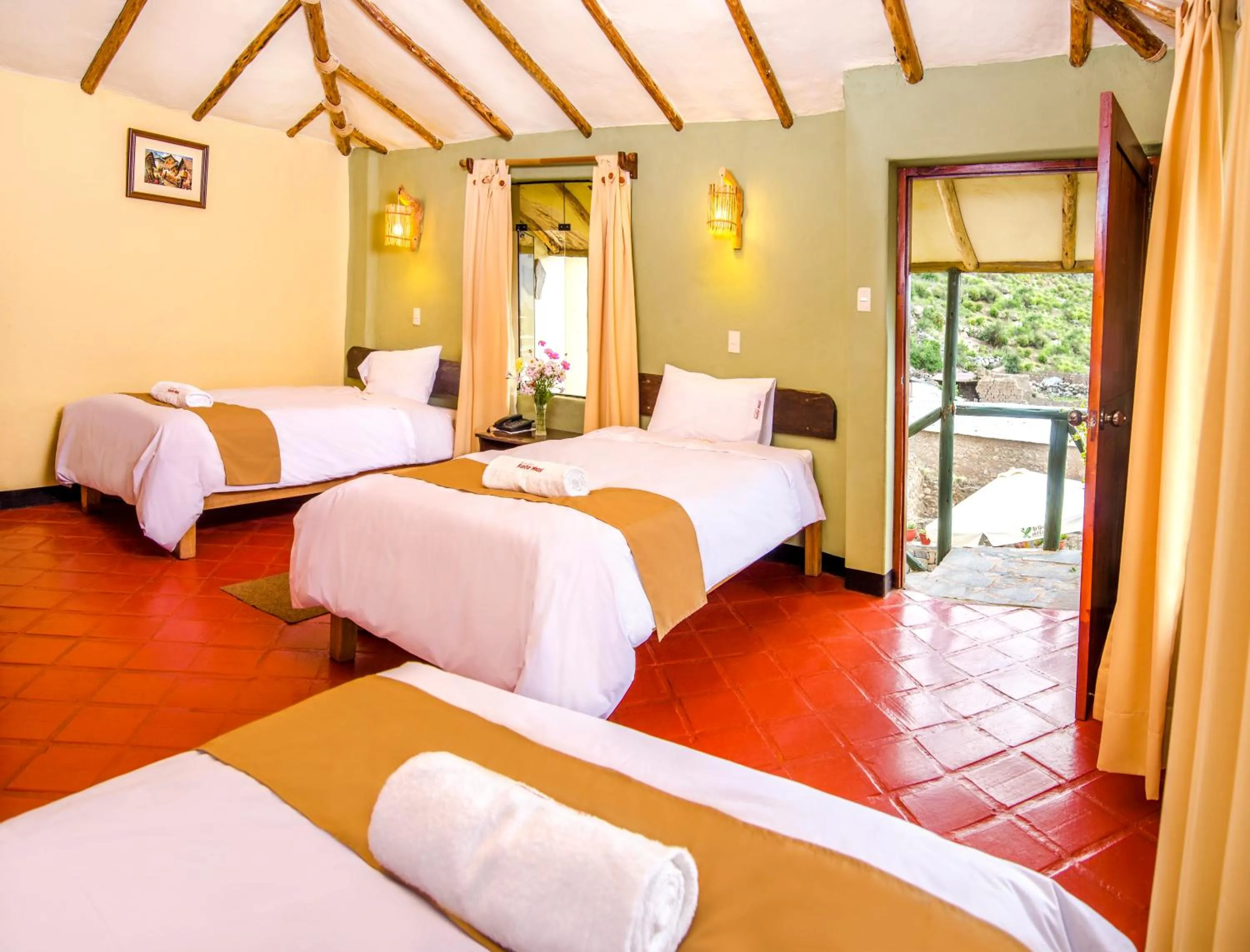 Photo of the whole room, Bed in Hotel Kuntur Wassi