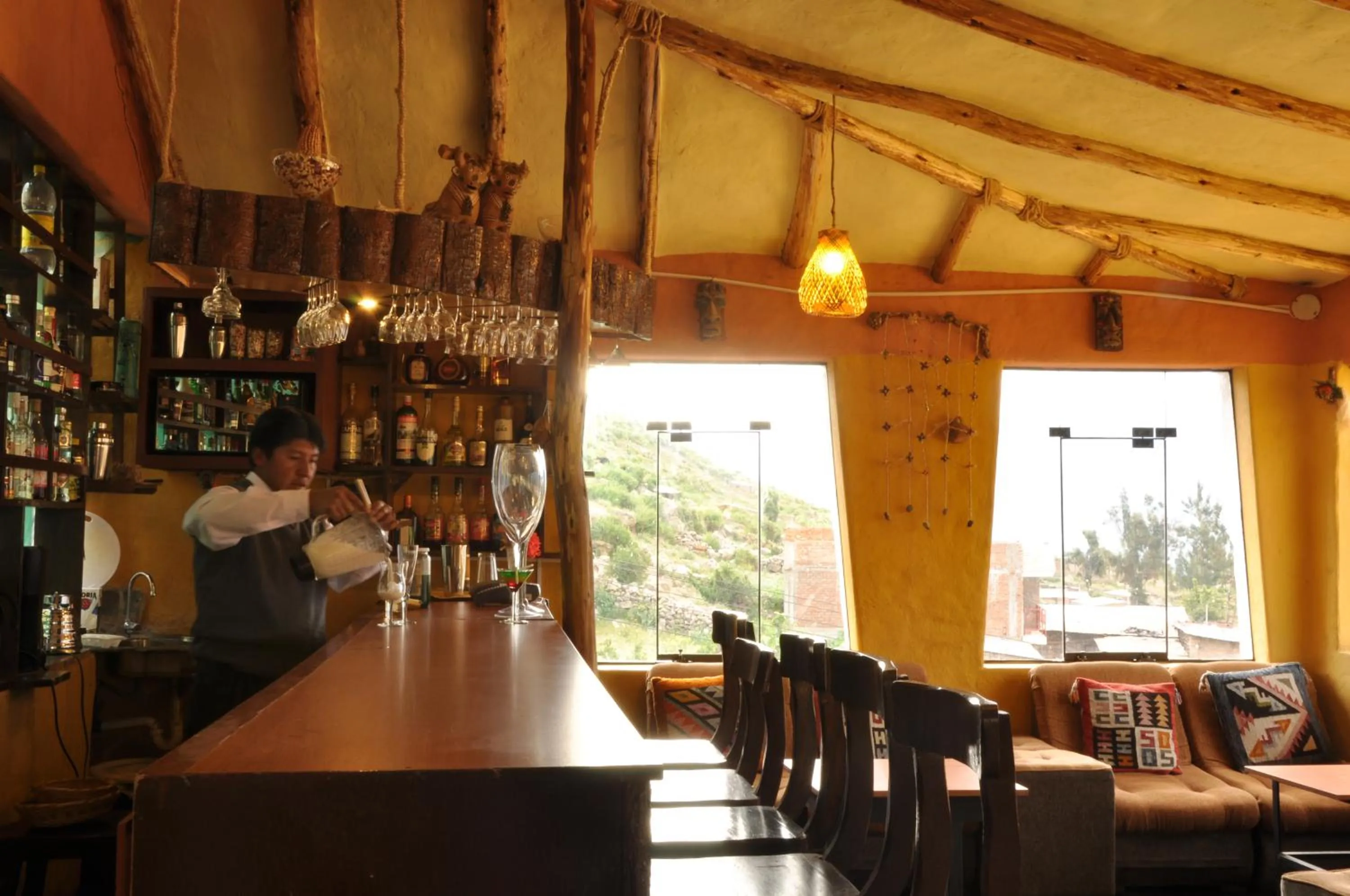 Lounge or bar in Hotel Kuntur Wassi