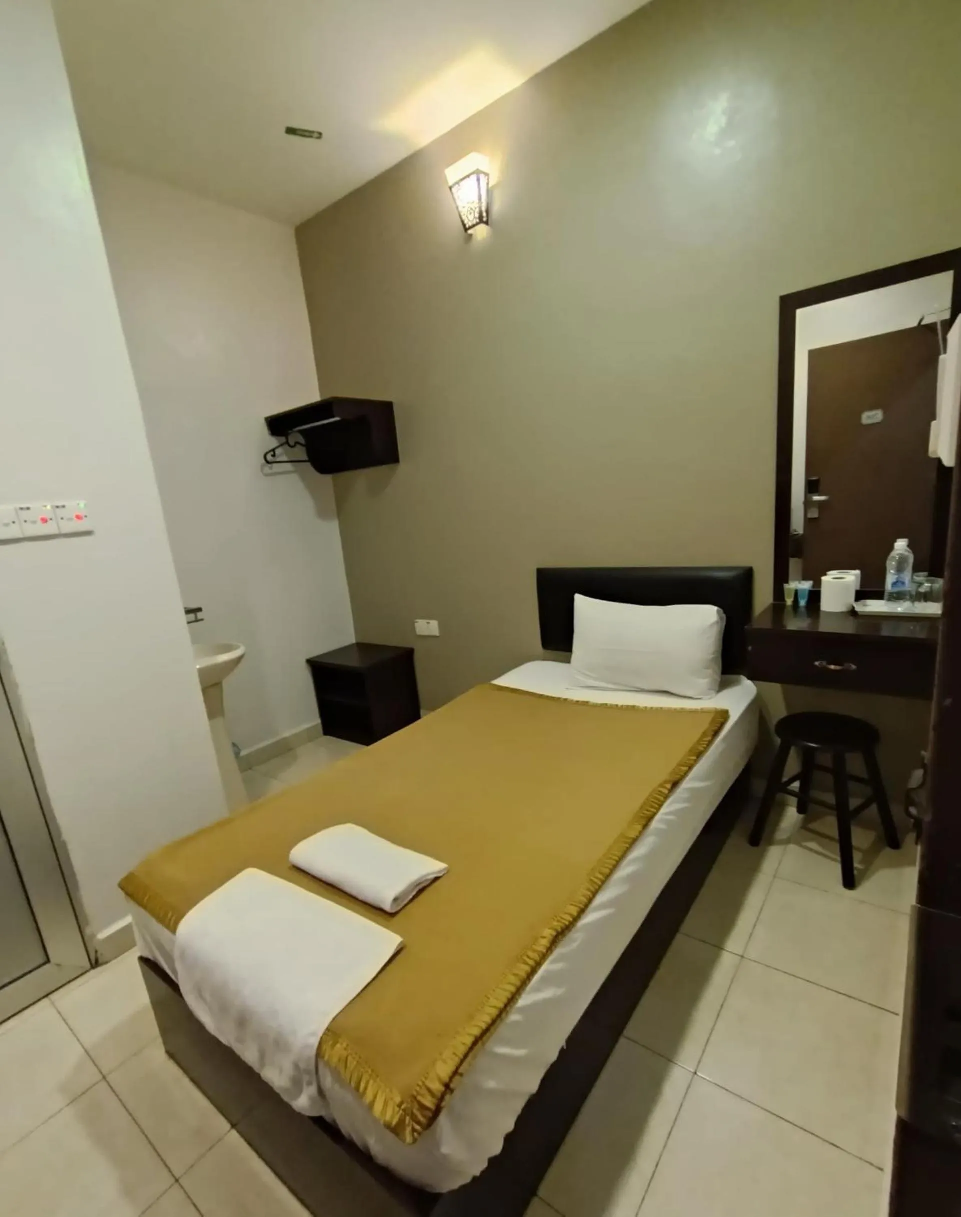 Bed in CK Hotel - Self Check In