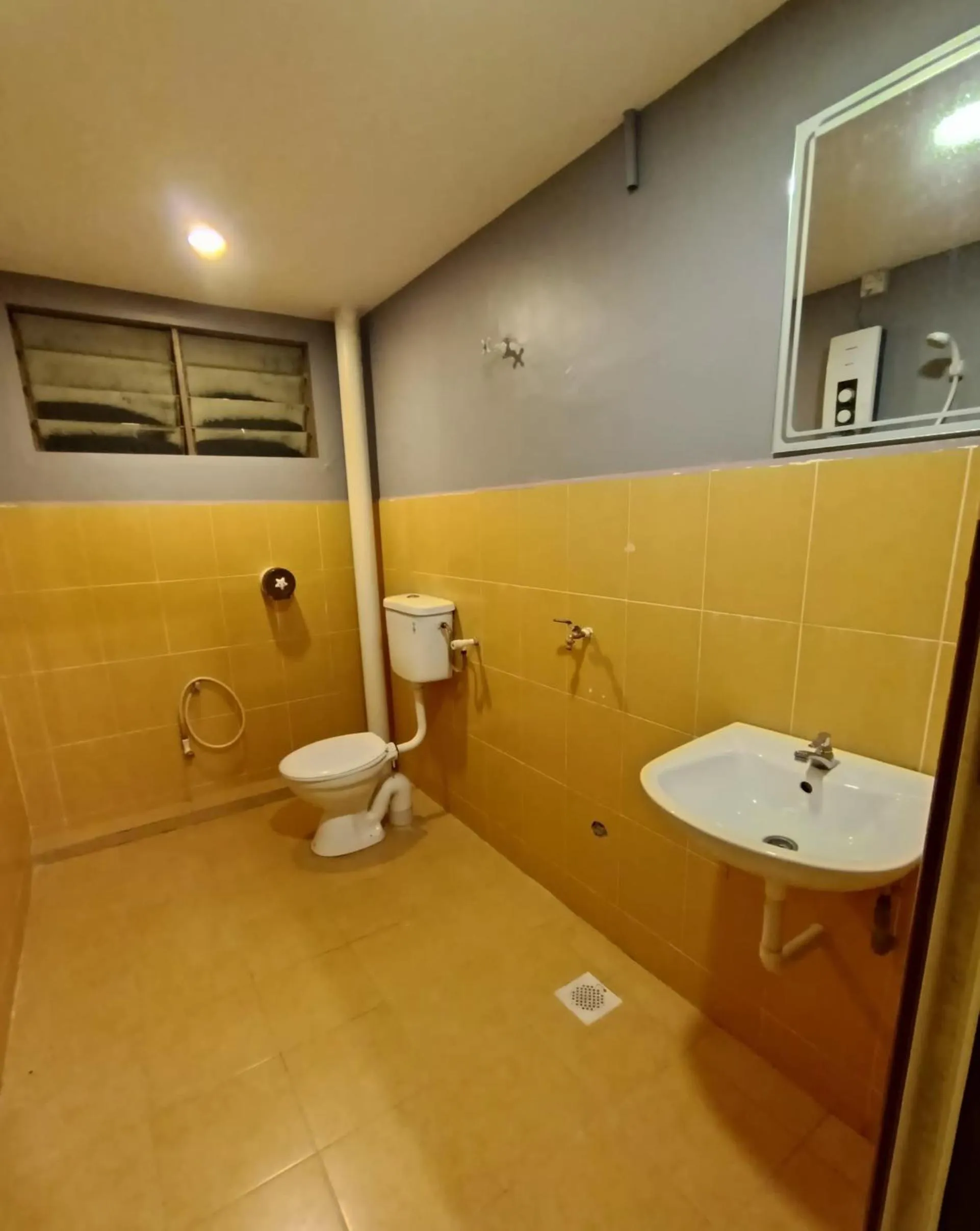 Shower in CK Hotel - Self Check In