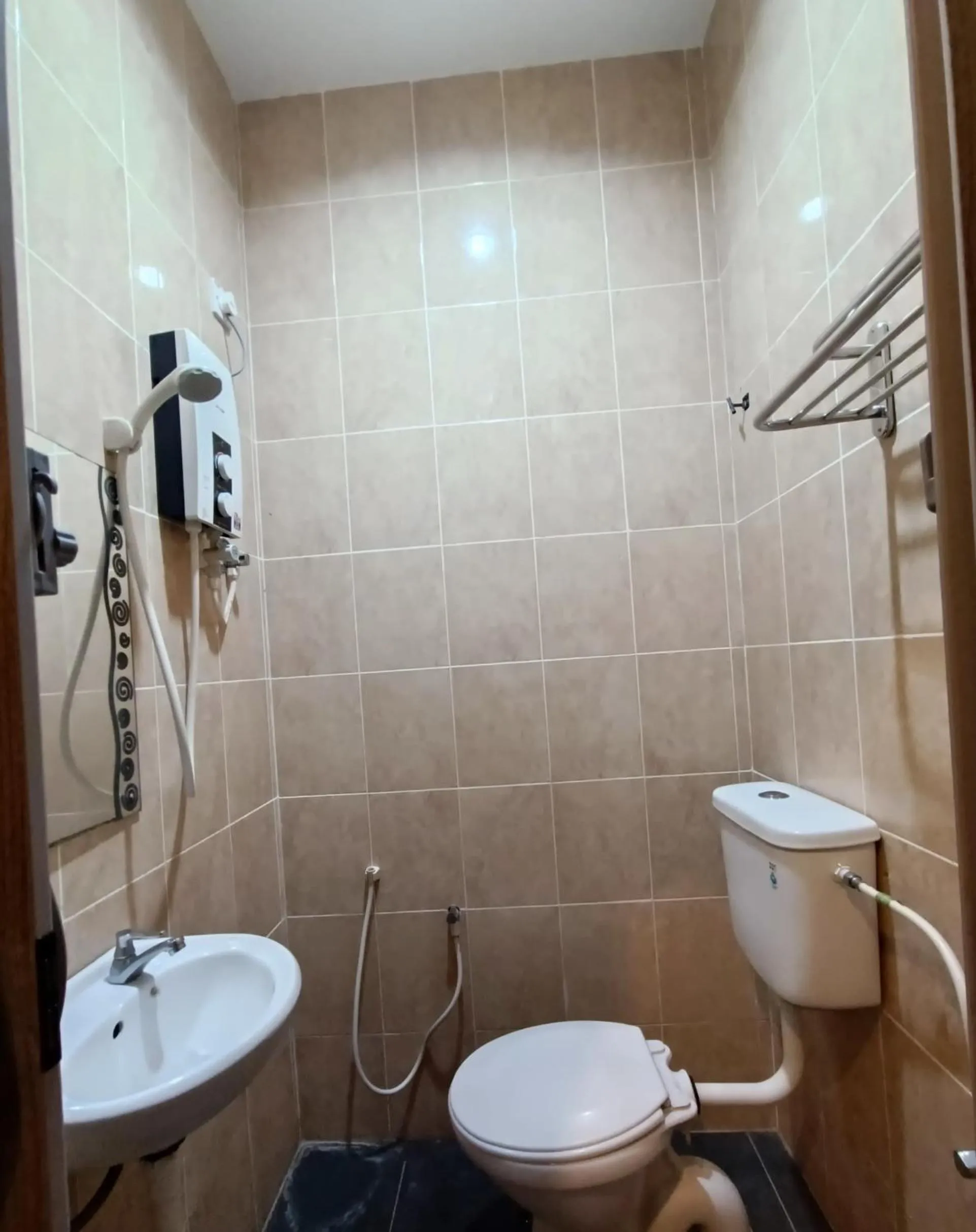 Shower in CK Hotel - Self Check In