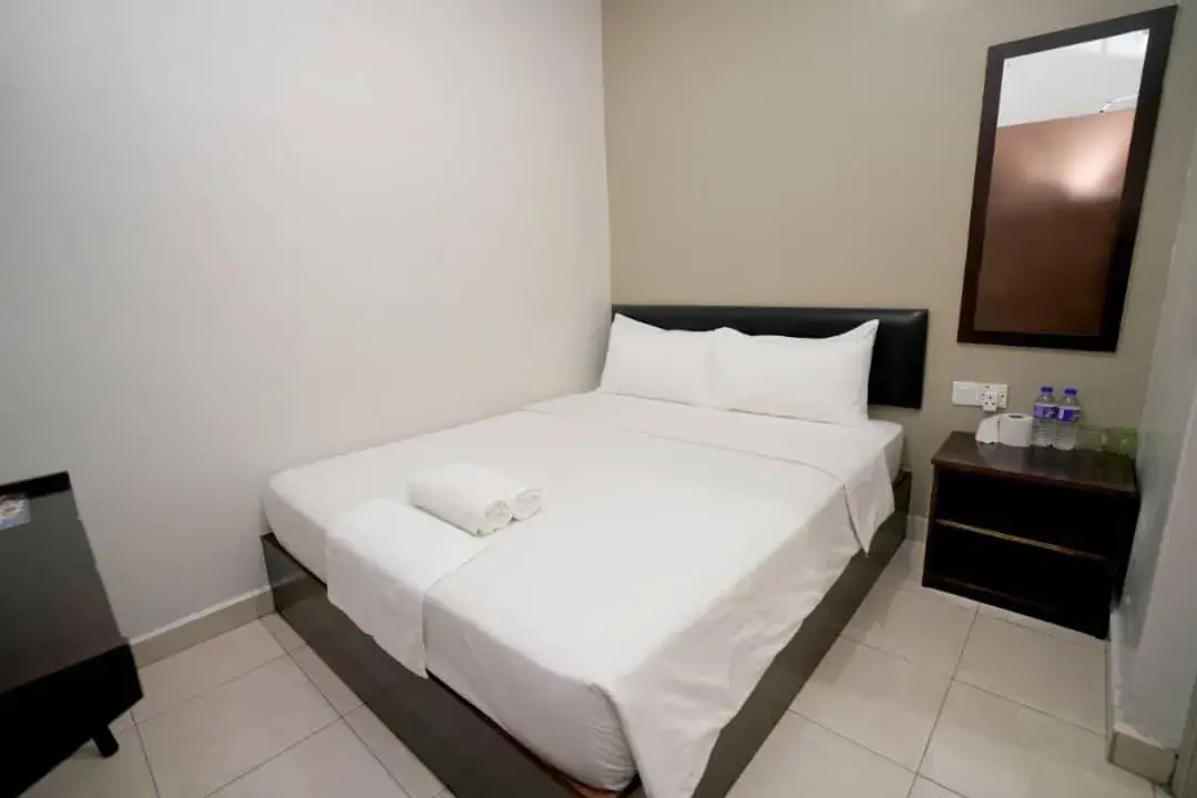 Standard Queen Room in CK Hotel - Self Check In Standard Queen Room in CK Hotel - Self Check In