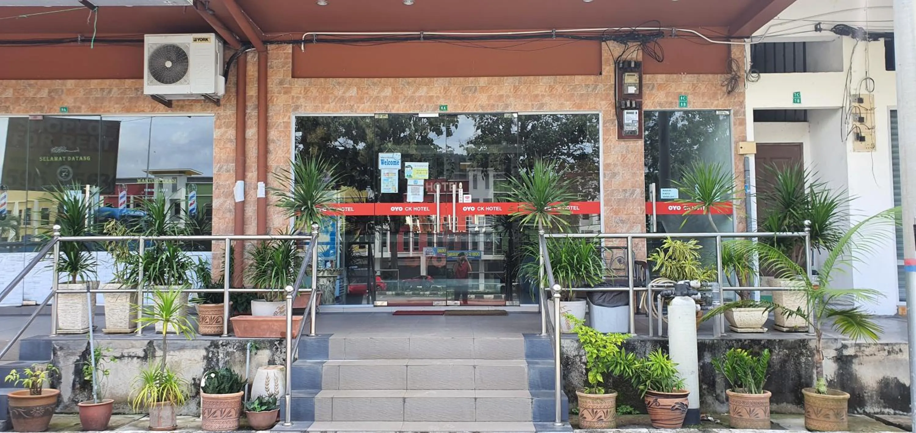 Facade/entrance in CK Hotel - Self Check In