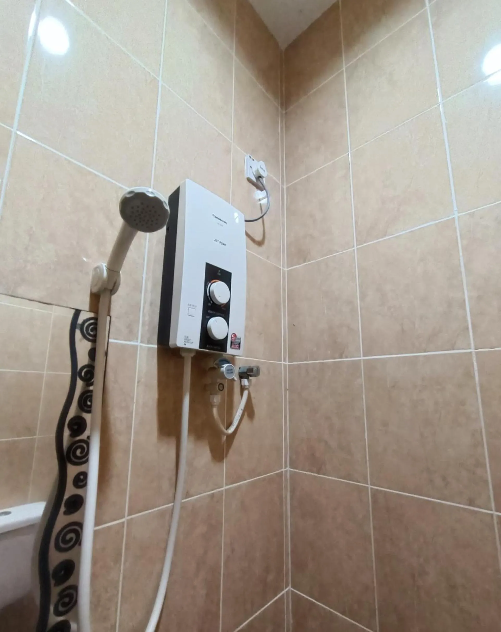 Shower in CK Hotel - Self Check In