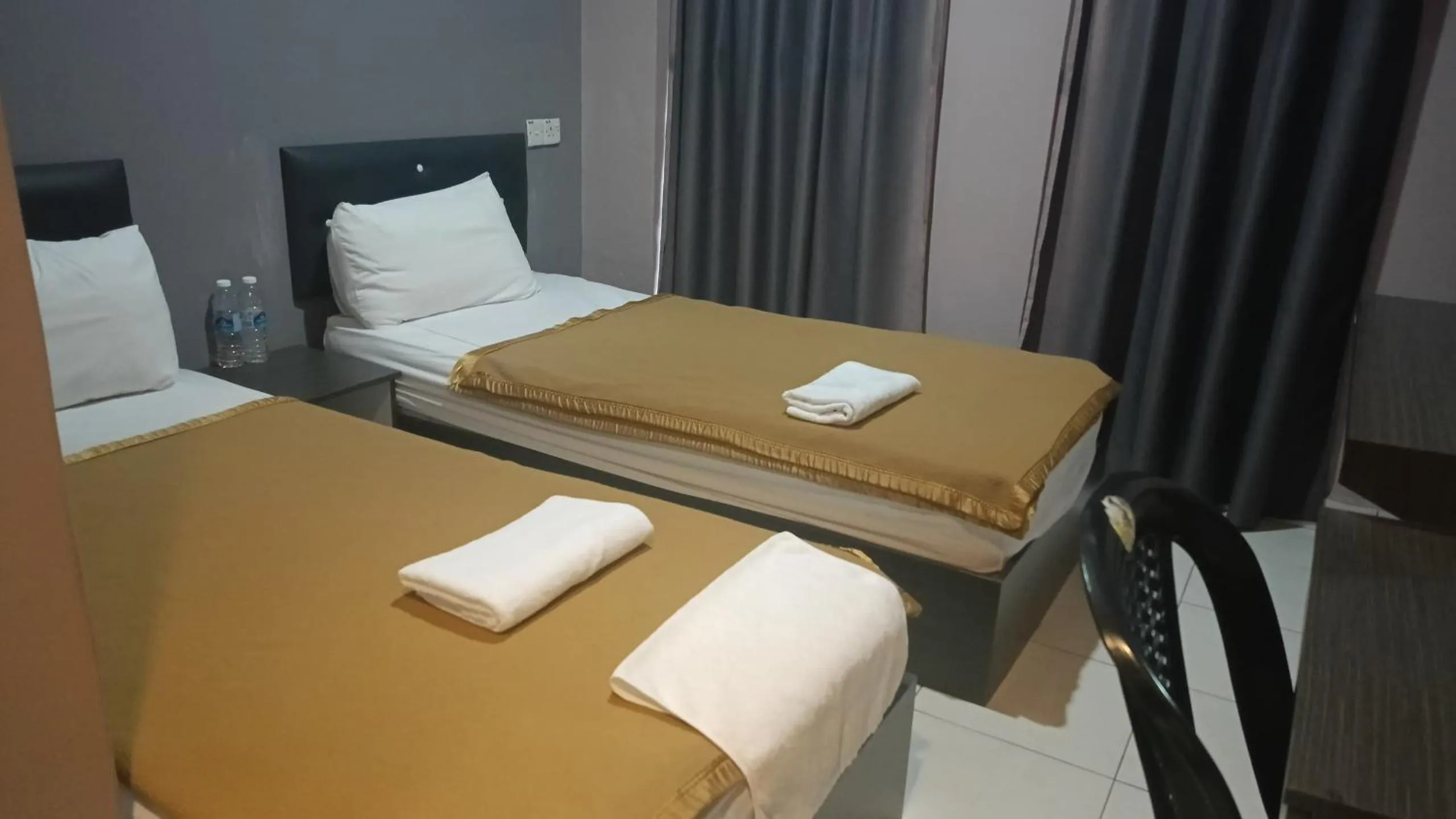 Photo of the whole room, Bed in CK Hotel - Self Check In