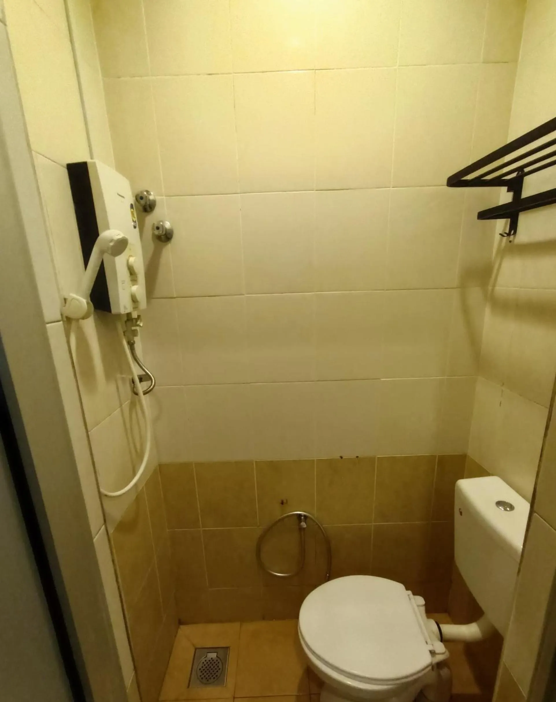 Shower in CK Hotel - Self Check In