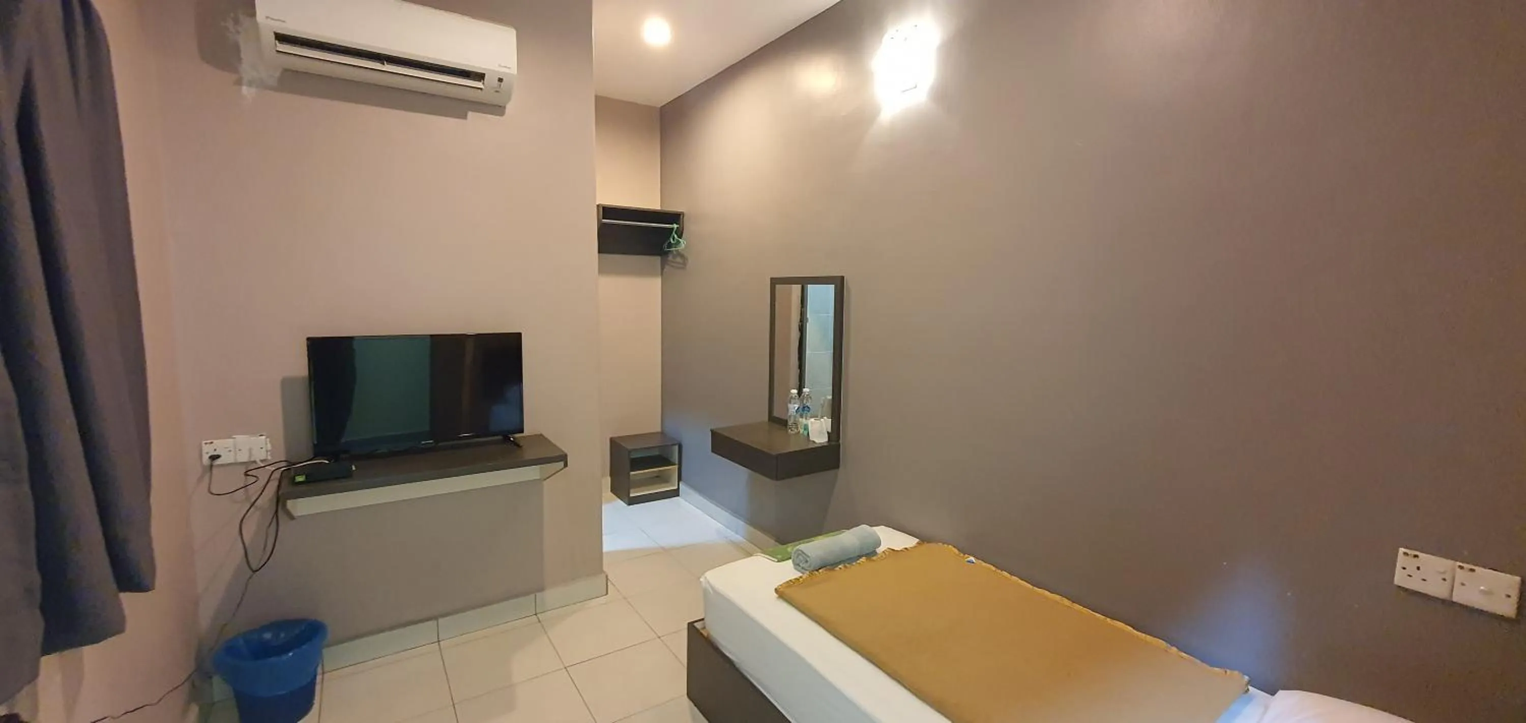 TV and multimedia in CK Hotel - Self Check In