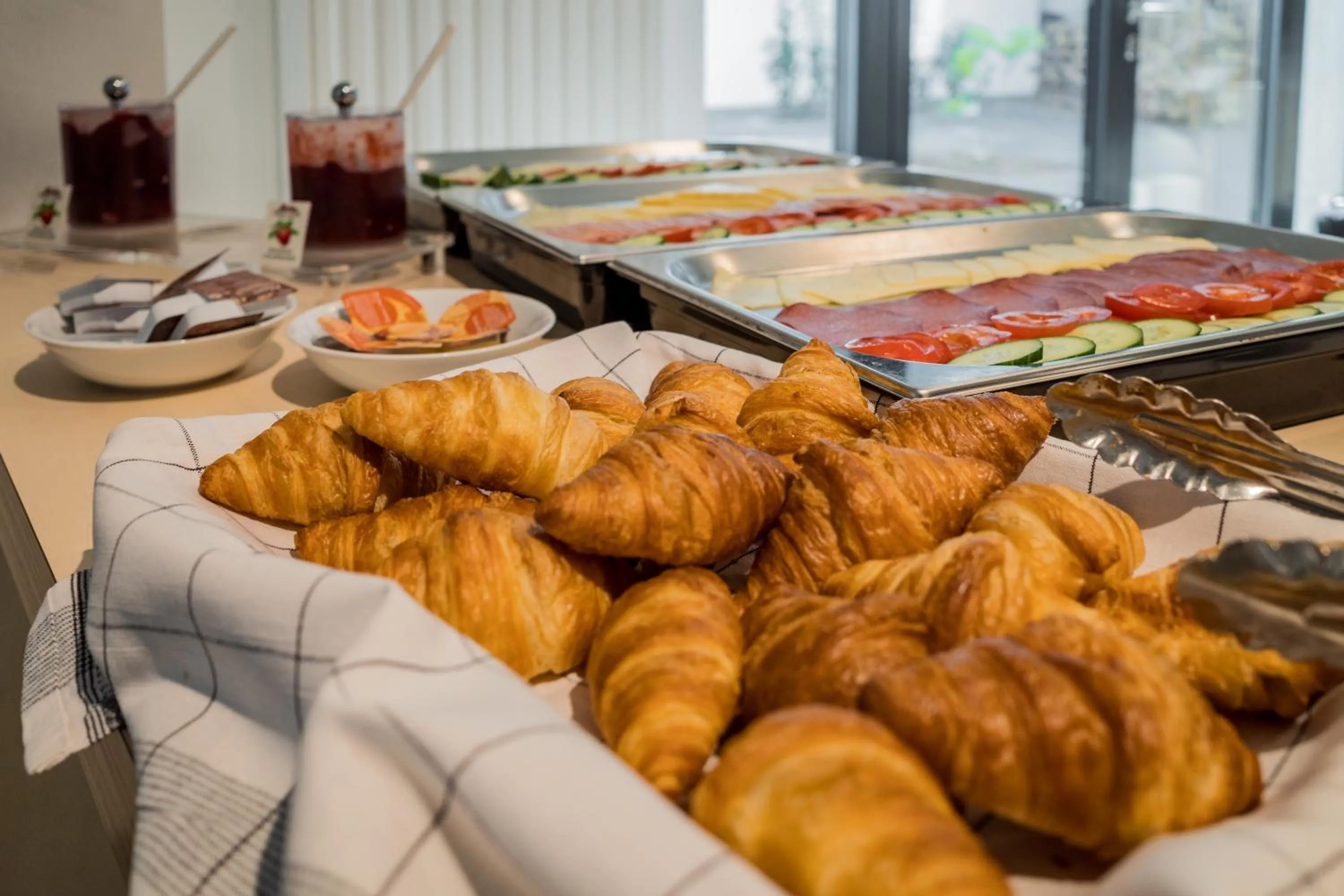 Breakfast in Nena Hostel Berlin