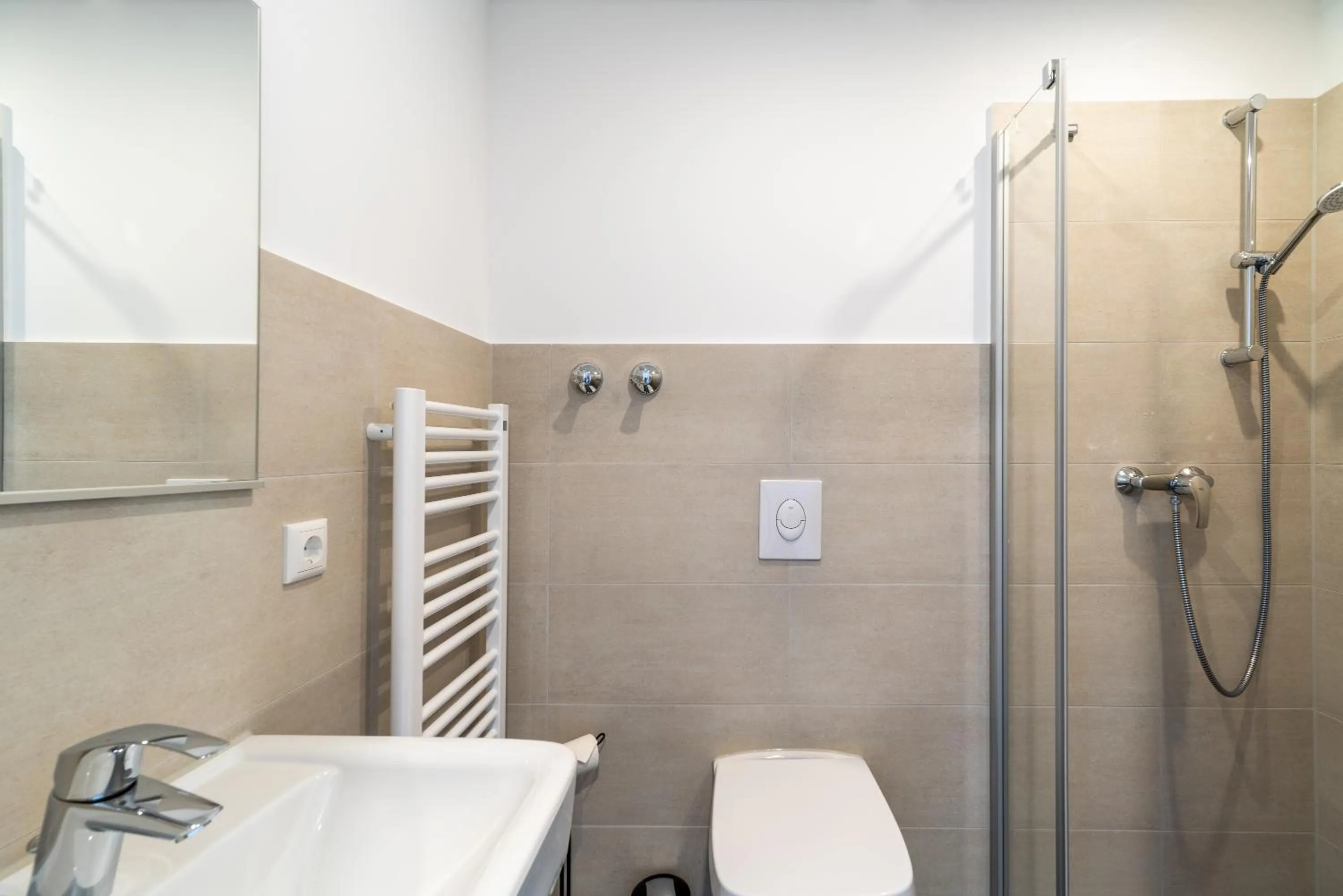 Toilet in Nena Hostel Berlin