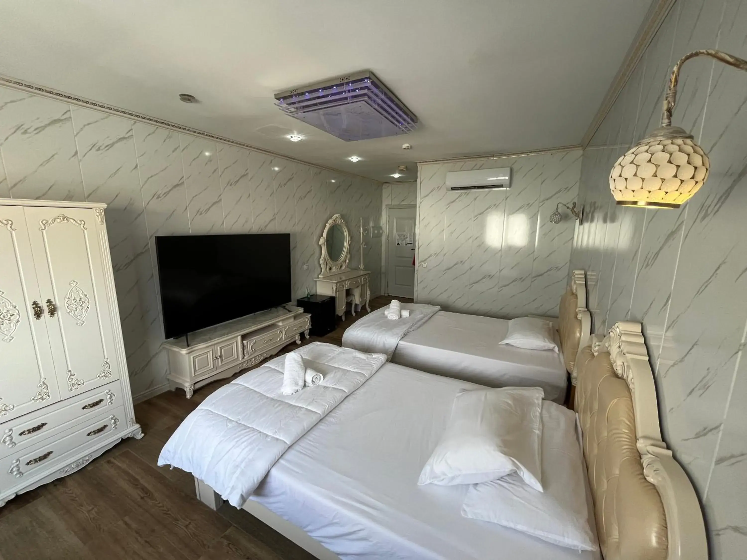 Twin Room in HOTEL AVIACIOn Twin Room in HOTEL AVIACIOn