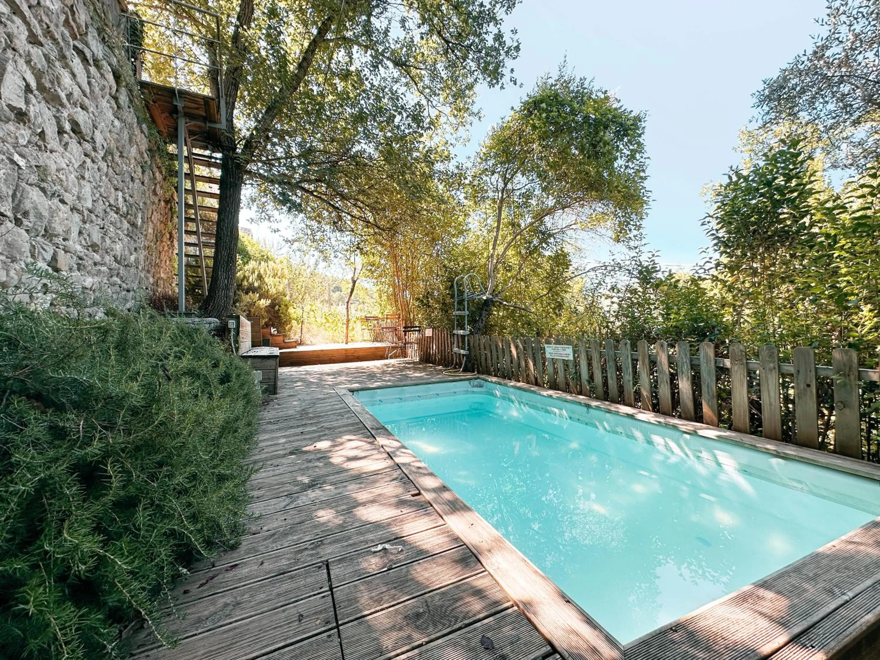 Pool view in Ostello Bello Assisi Bevagna