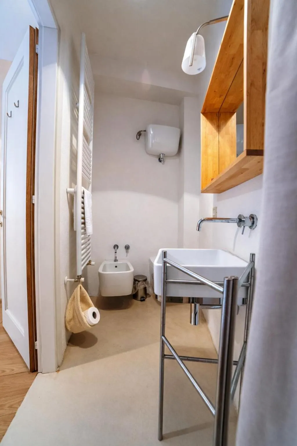 Shower, Bed in Ostello Bello Assisi Bevagna