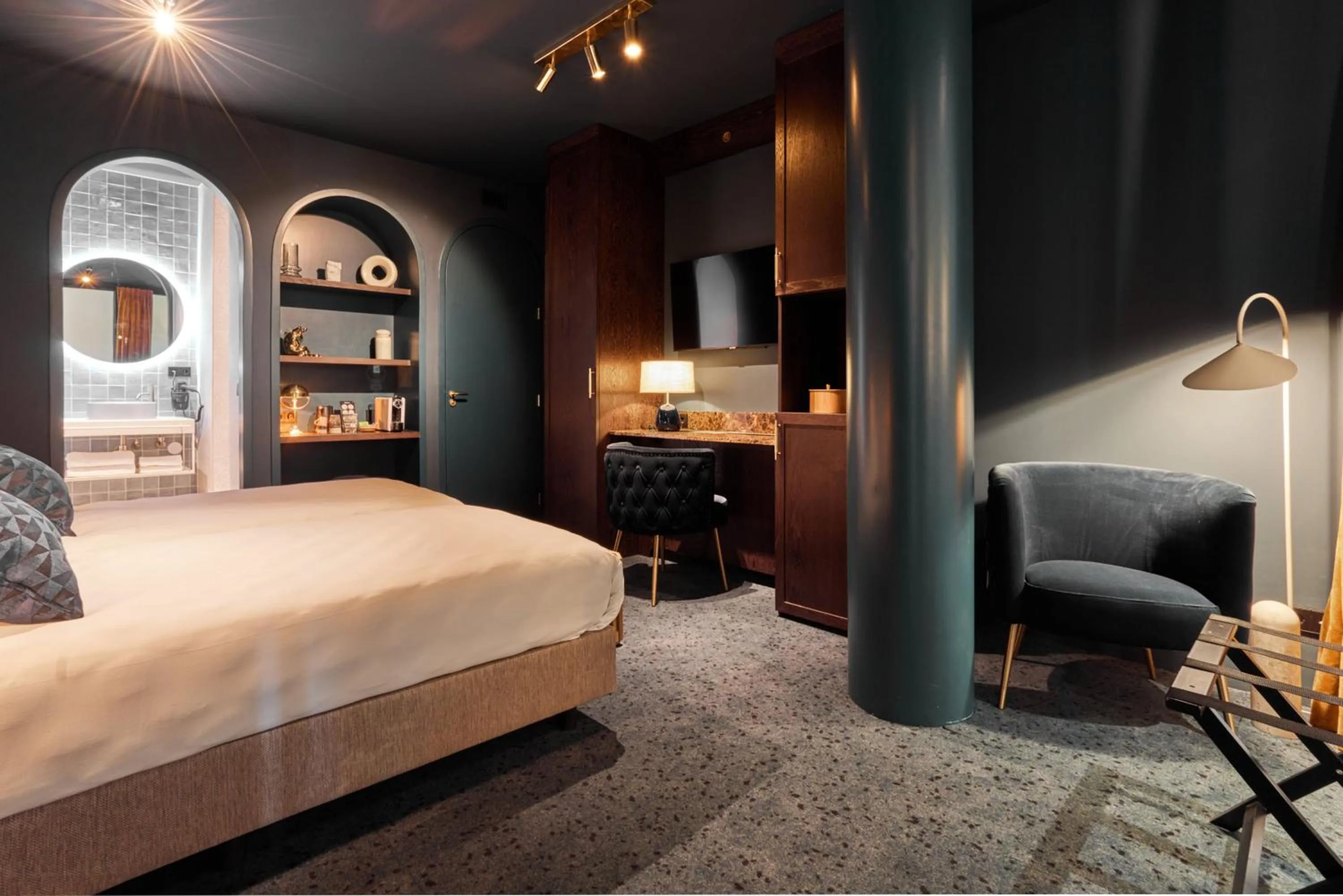 Bed in Heavens Hotel