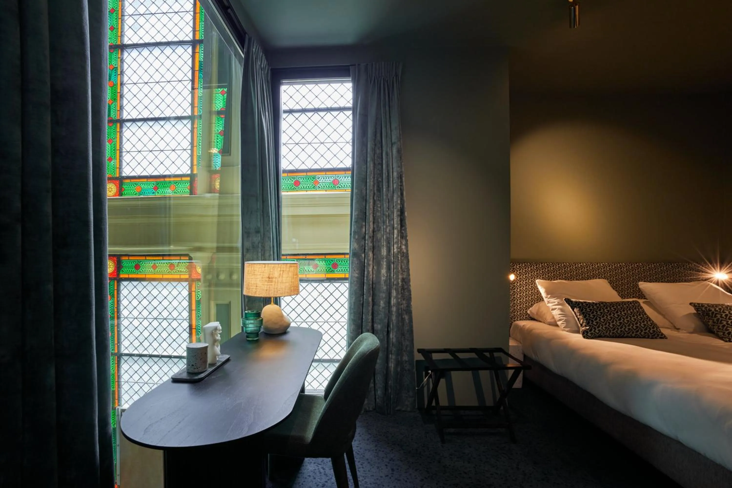 Photo of the whole room, Bed in Heavens Hotel