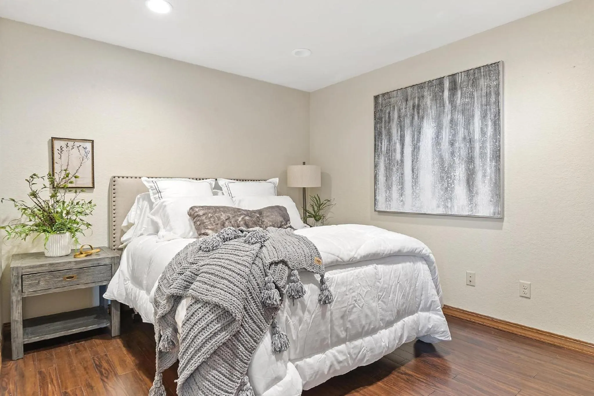 Bed in The Loft At Raz Hideaway