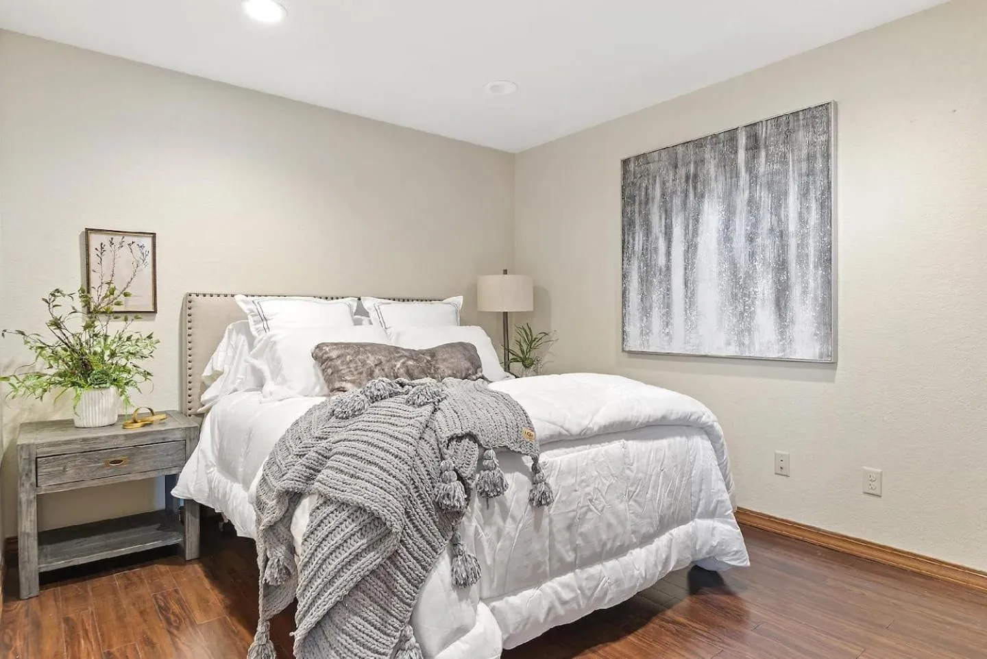 Bed in The Loft at Raz Hideaway