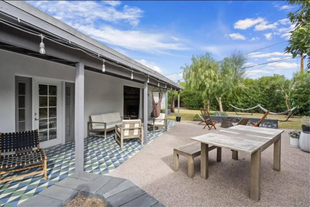 Mid-Century Stunner // Large Yard and Patio for Indoor/Outdoor Living