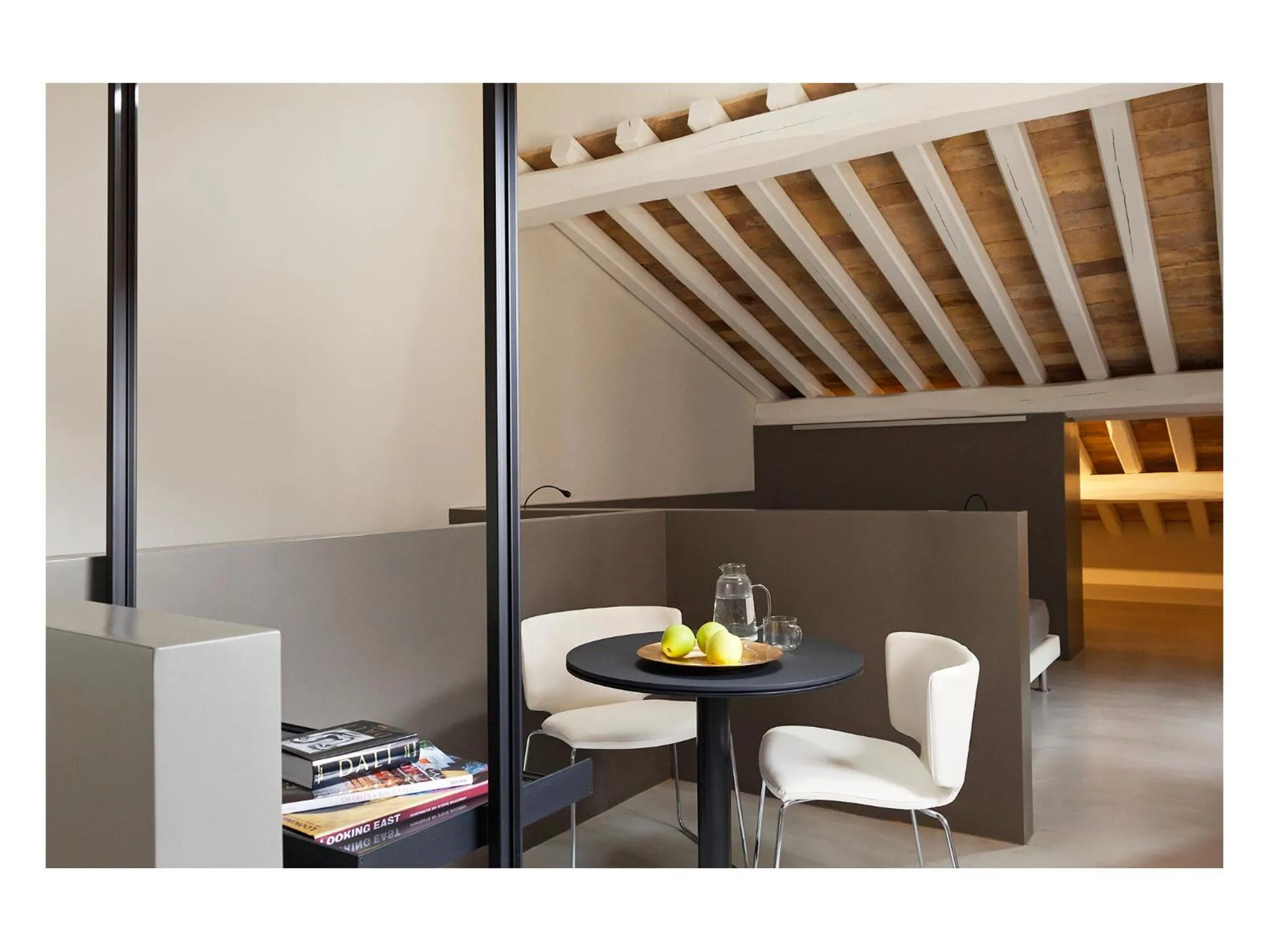 Decorative detail in Casa de' Coronari