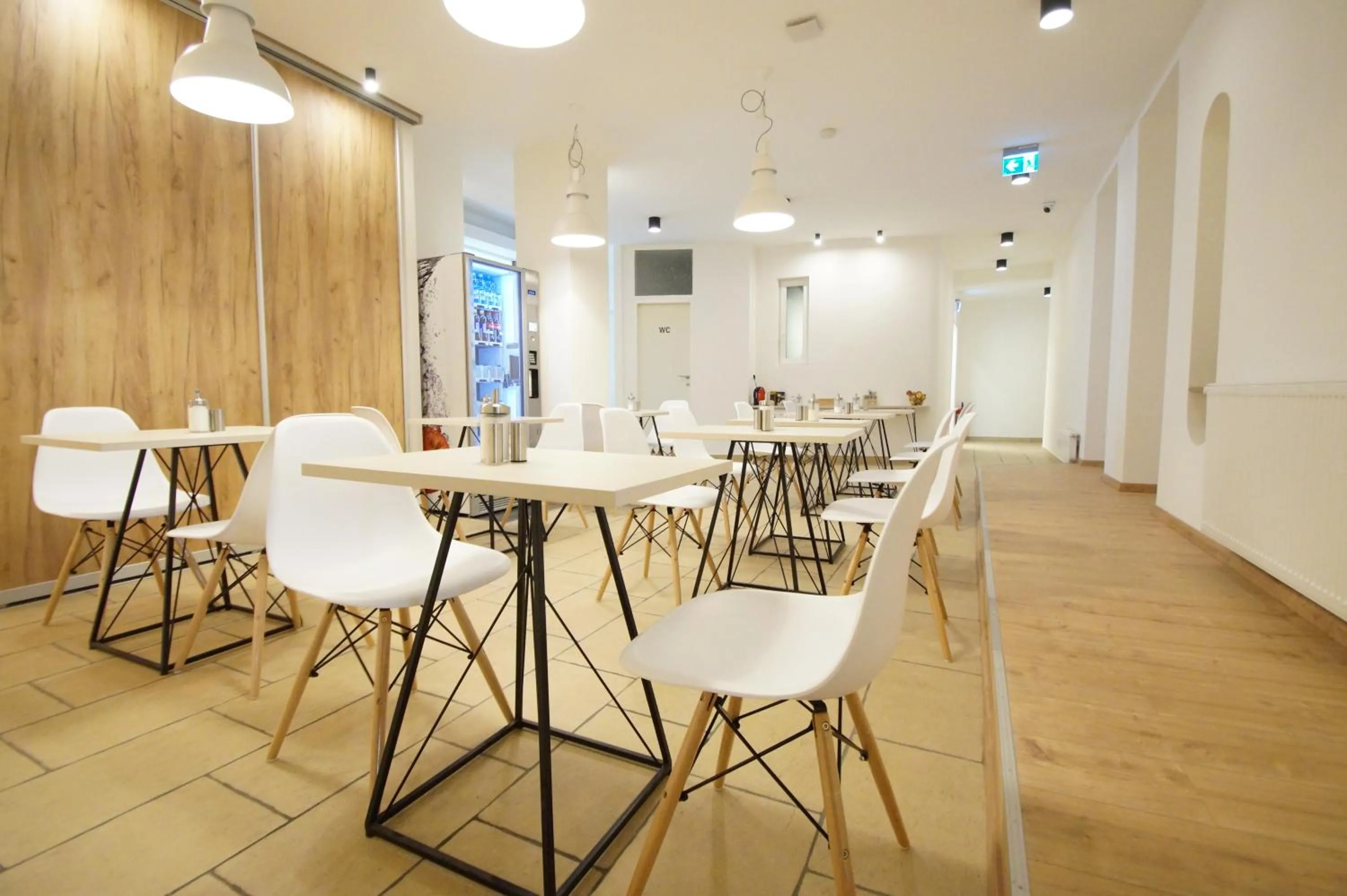 Lobby or reception in Dan In'n Out