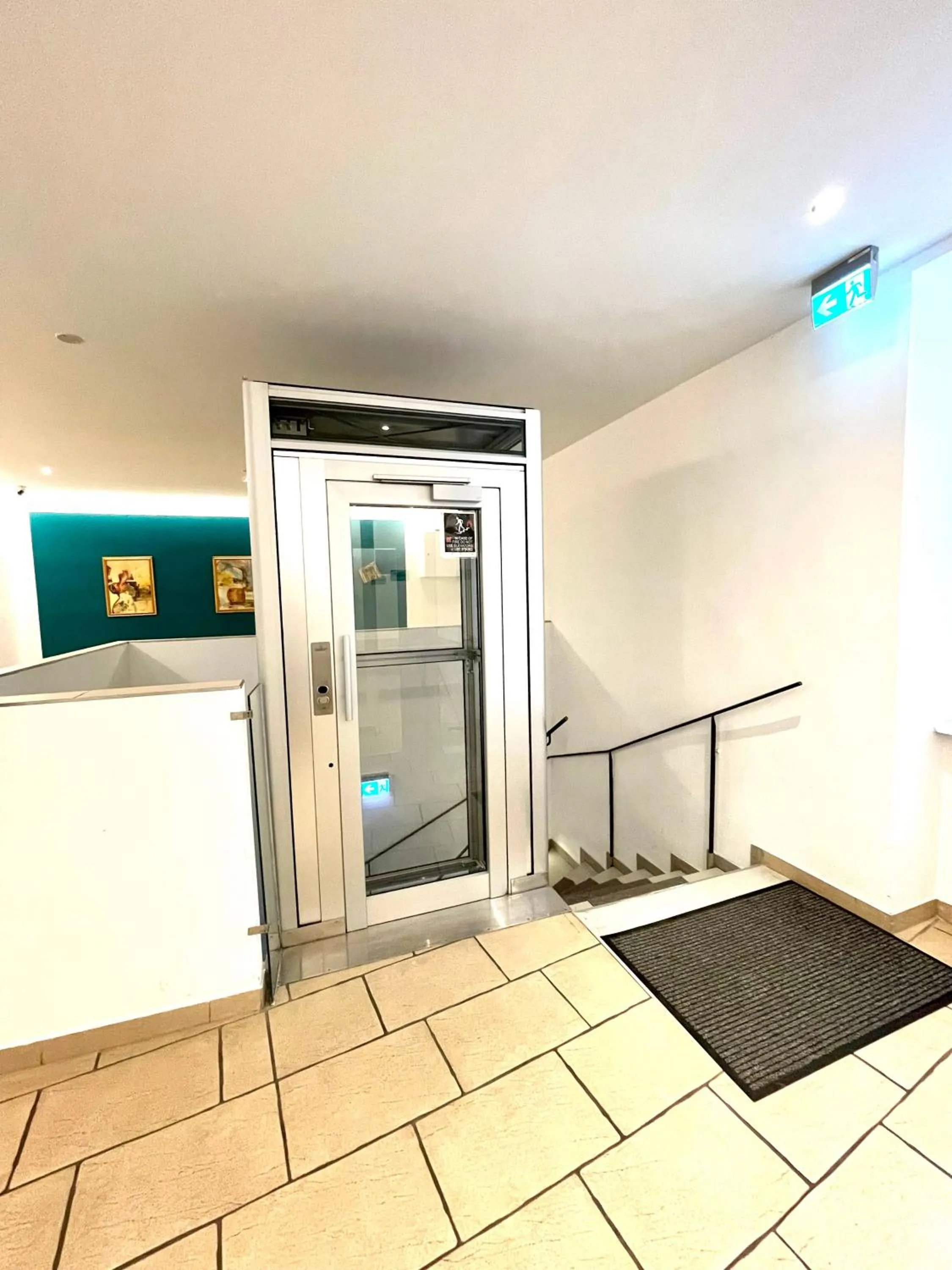 Property building in Dan In'n Out