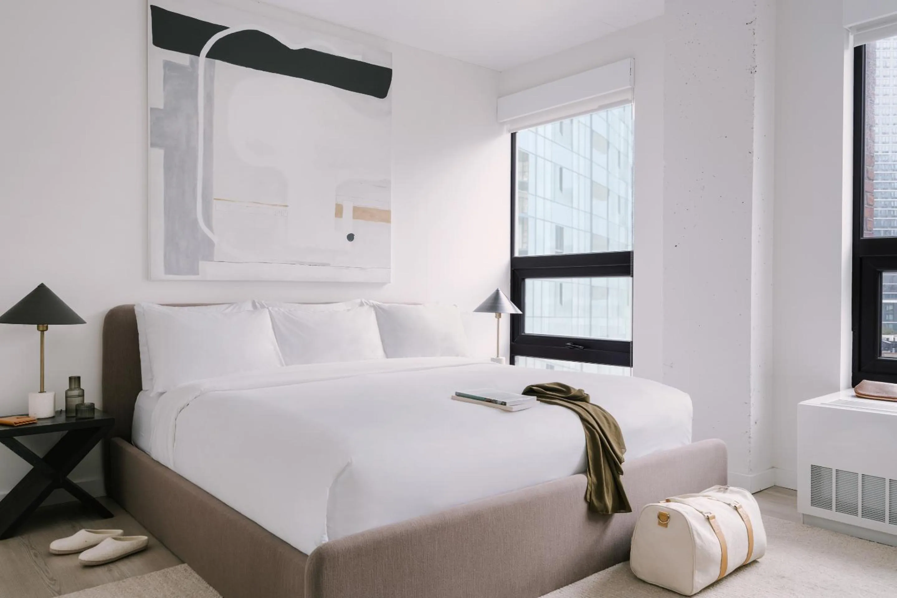 Bed in Sonder Court Square