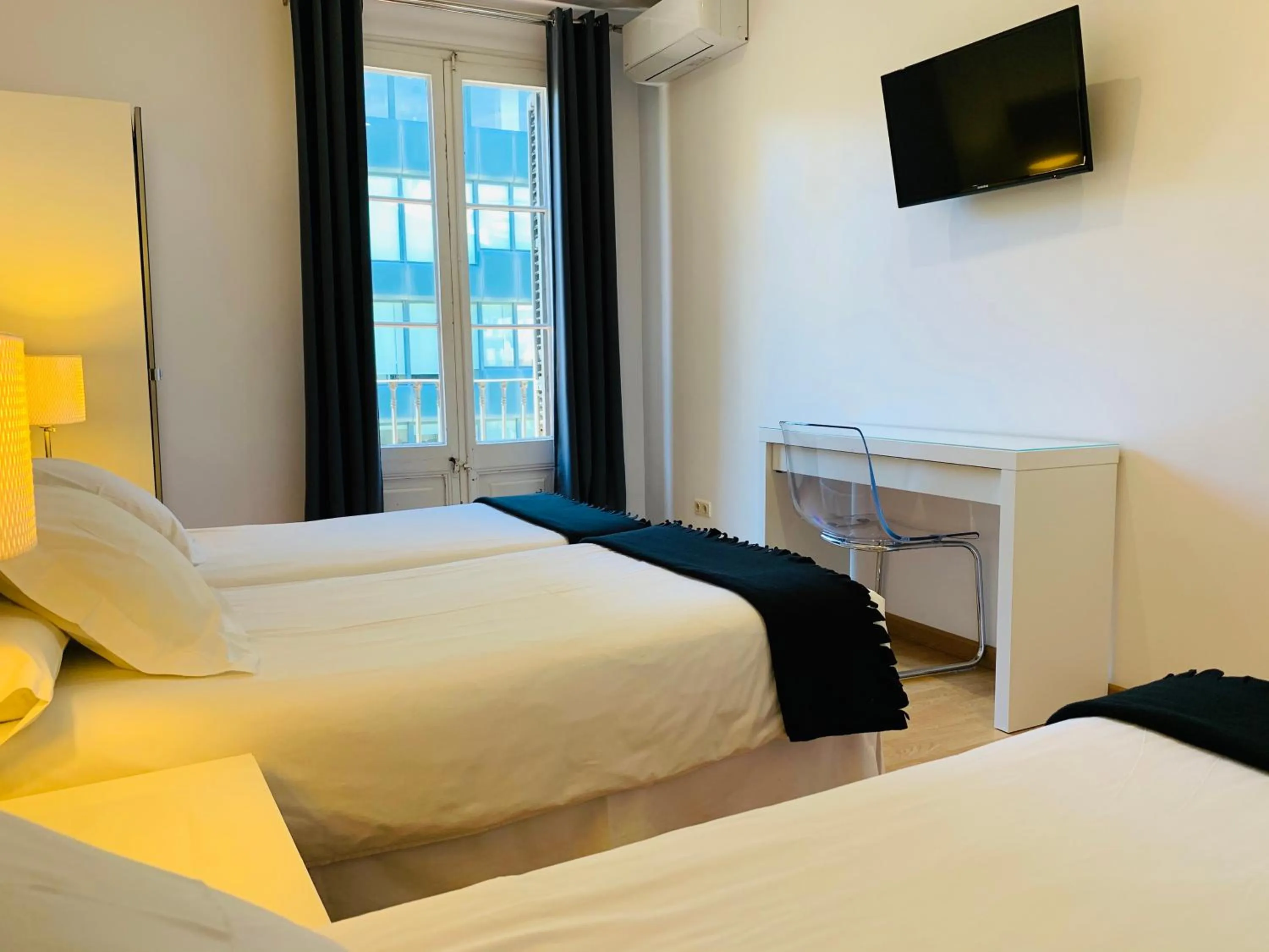 Bed in Super Balmes Guest House