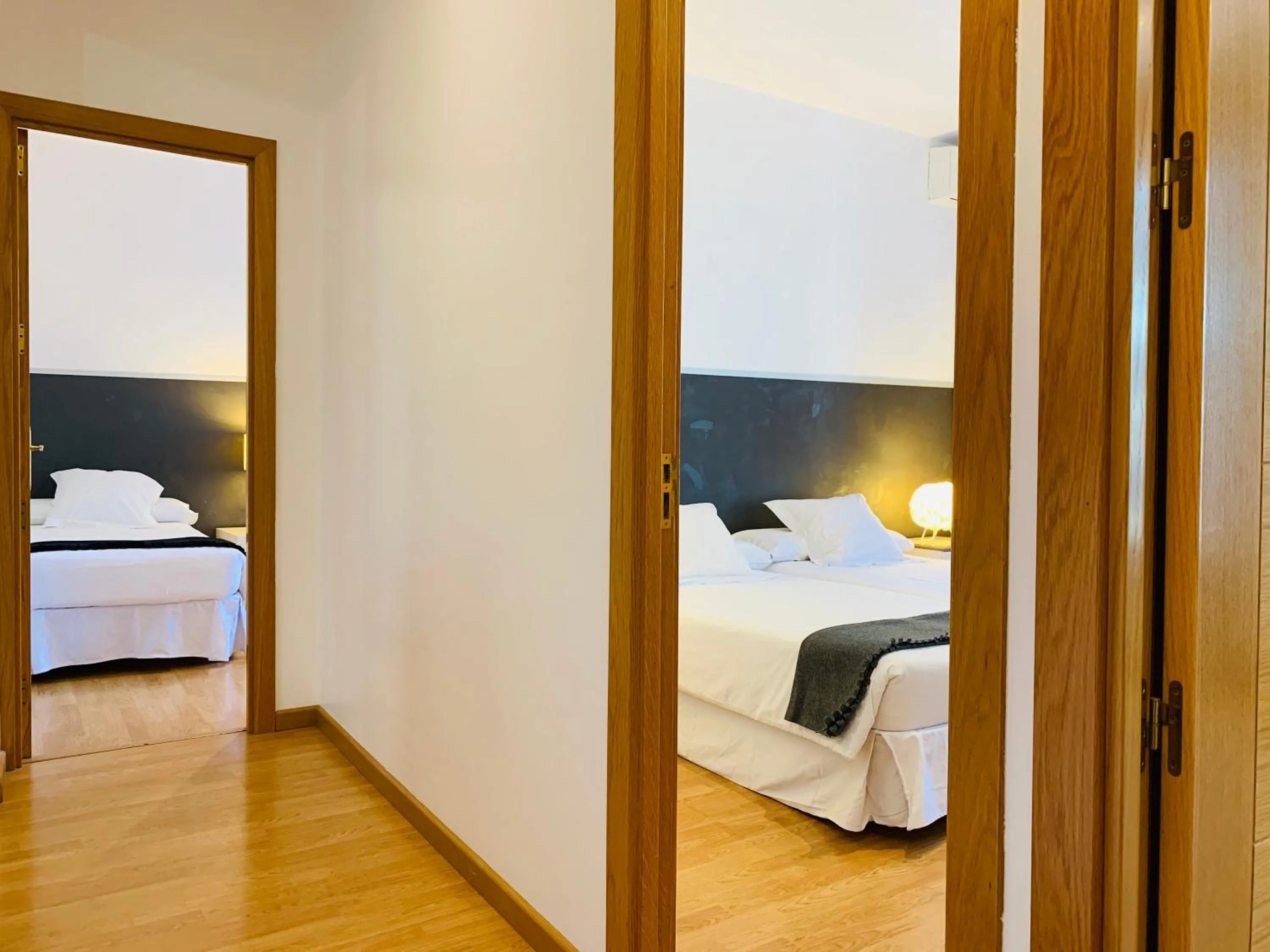 Bedroom, Bed in Super Balmes Guest House