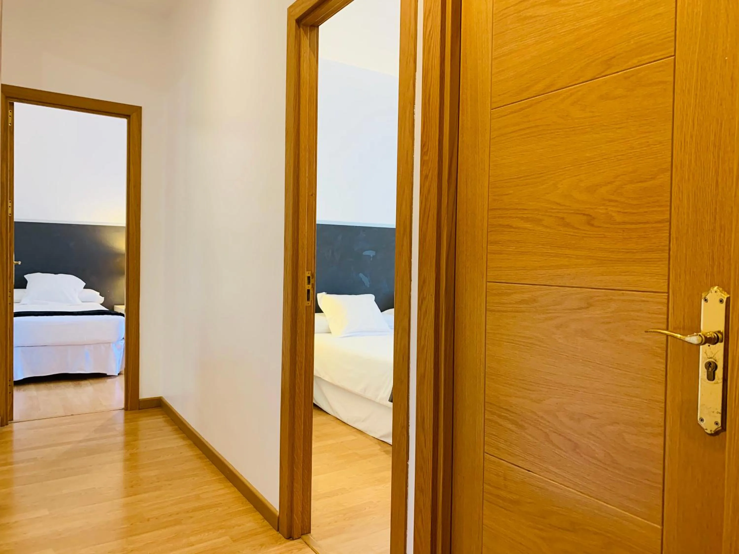 Bedroom, Bed in Super Balmes Guest House