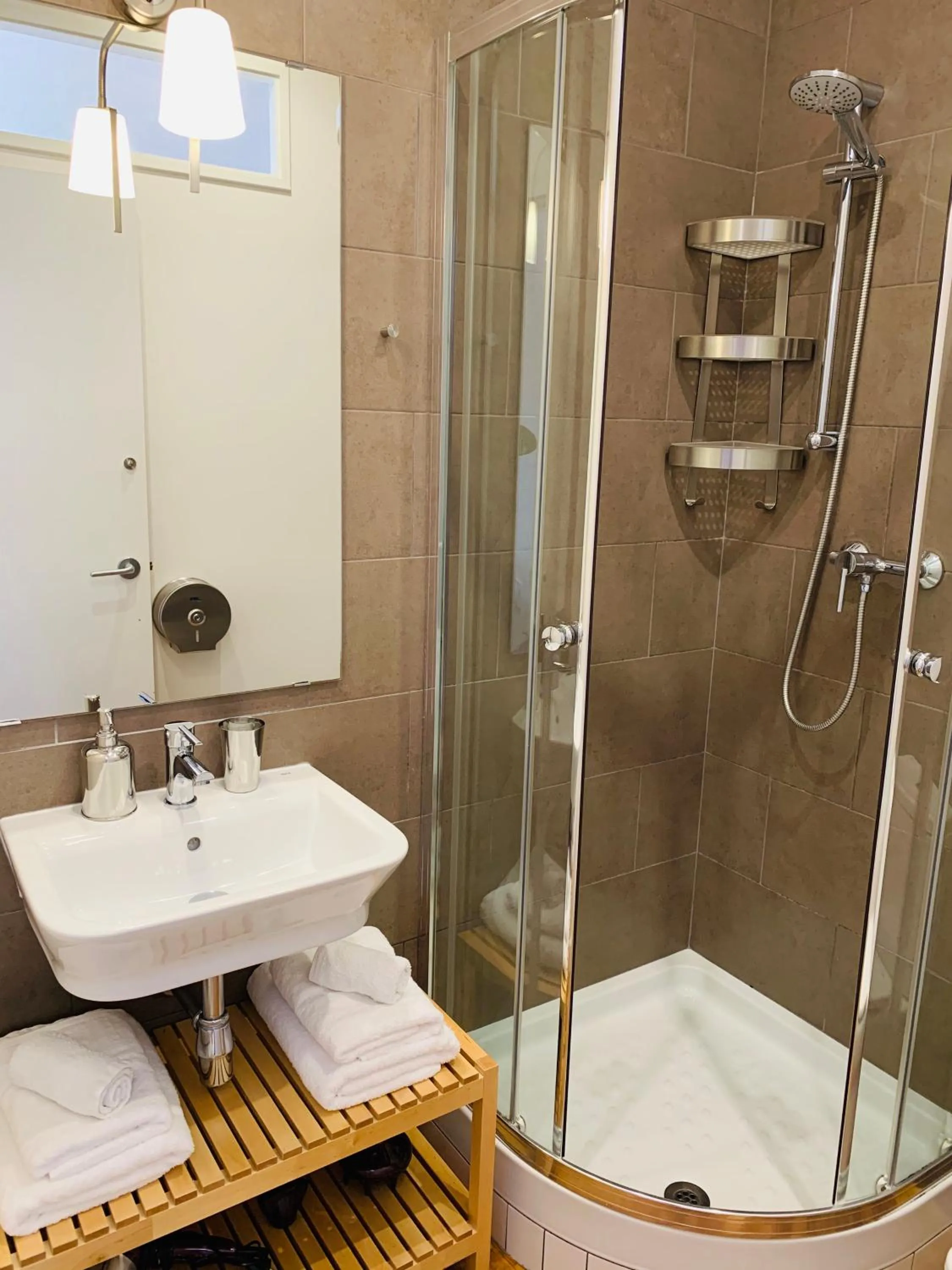 Bathroom in Super Balmes Guest House