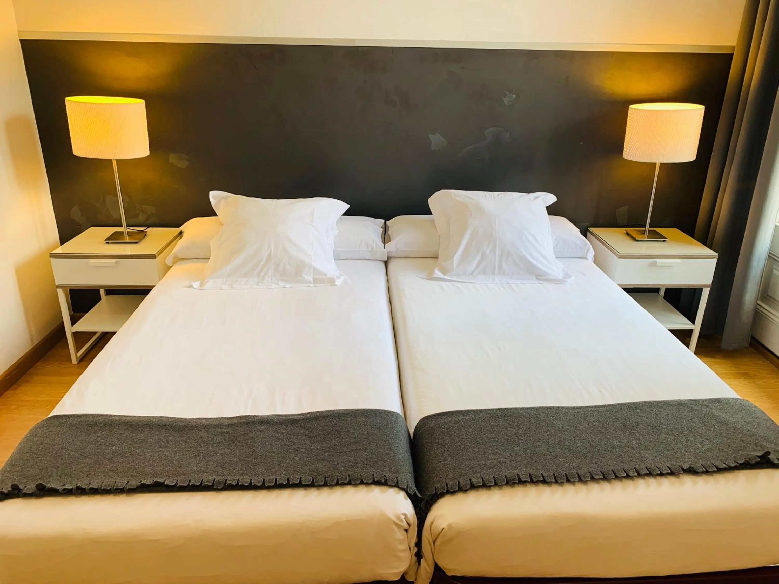 Bed in Super Balmes Guest House