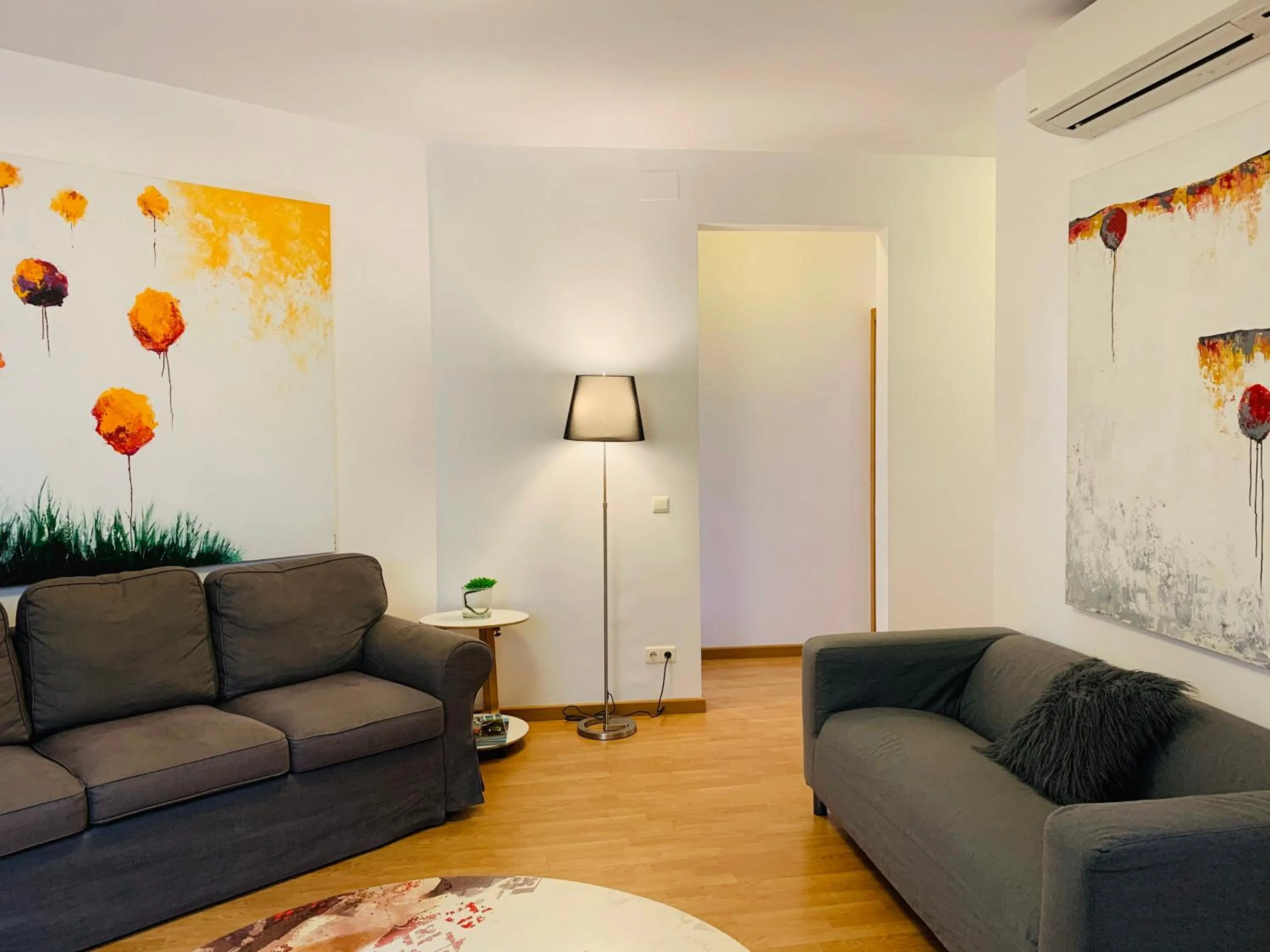 Living room in Super Balmes Guest House