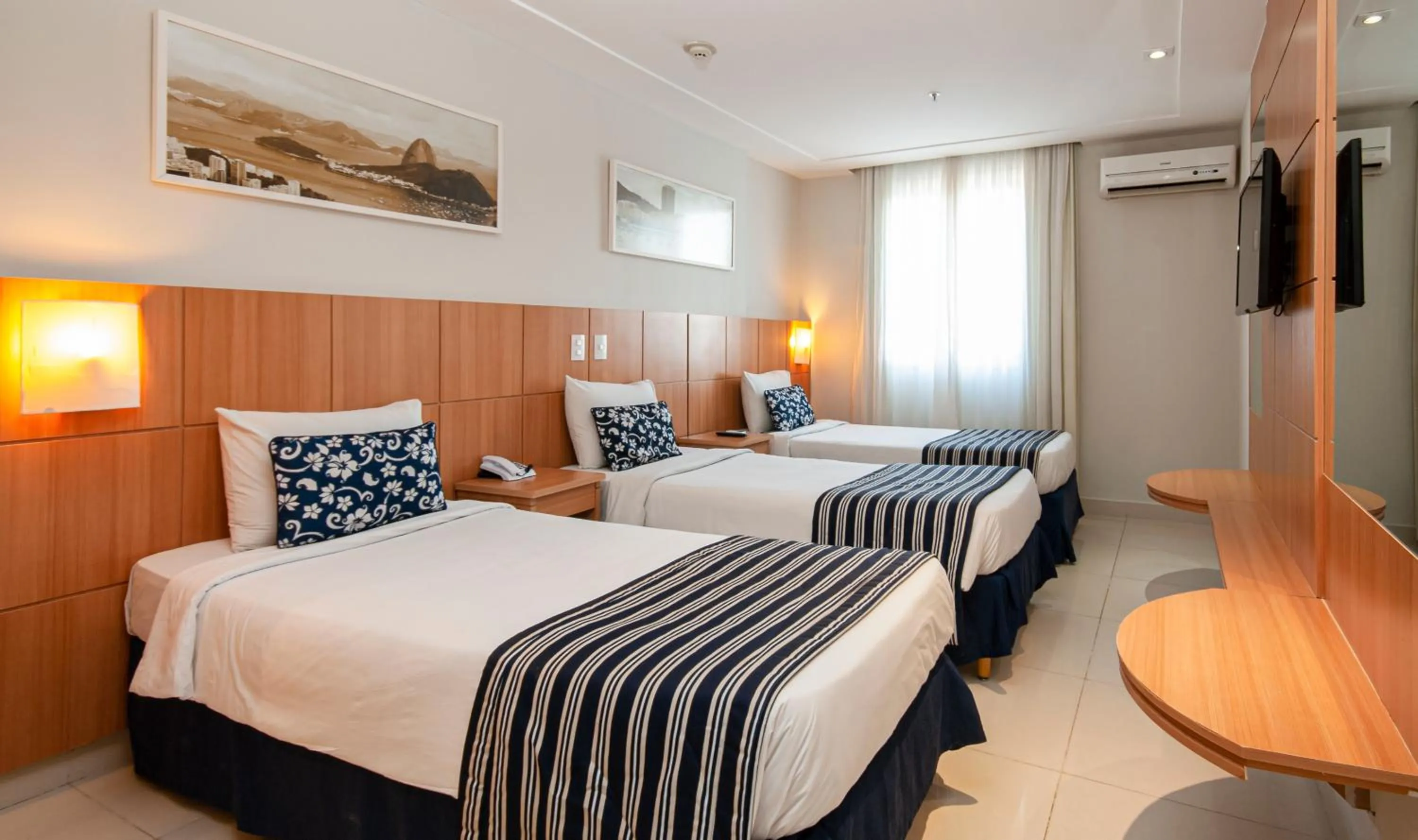 Bed in Hotel Atlântico Rio