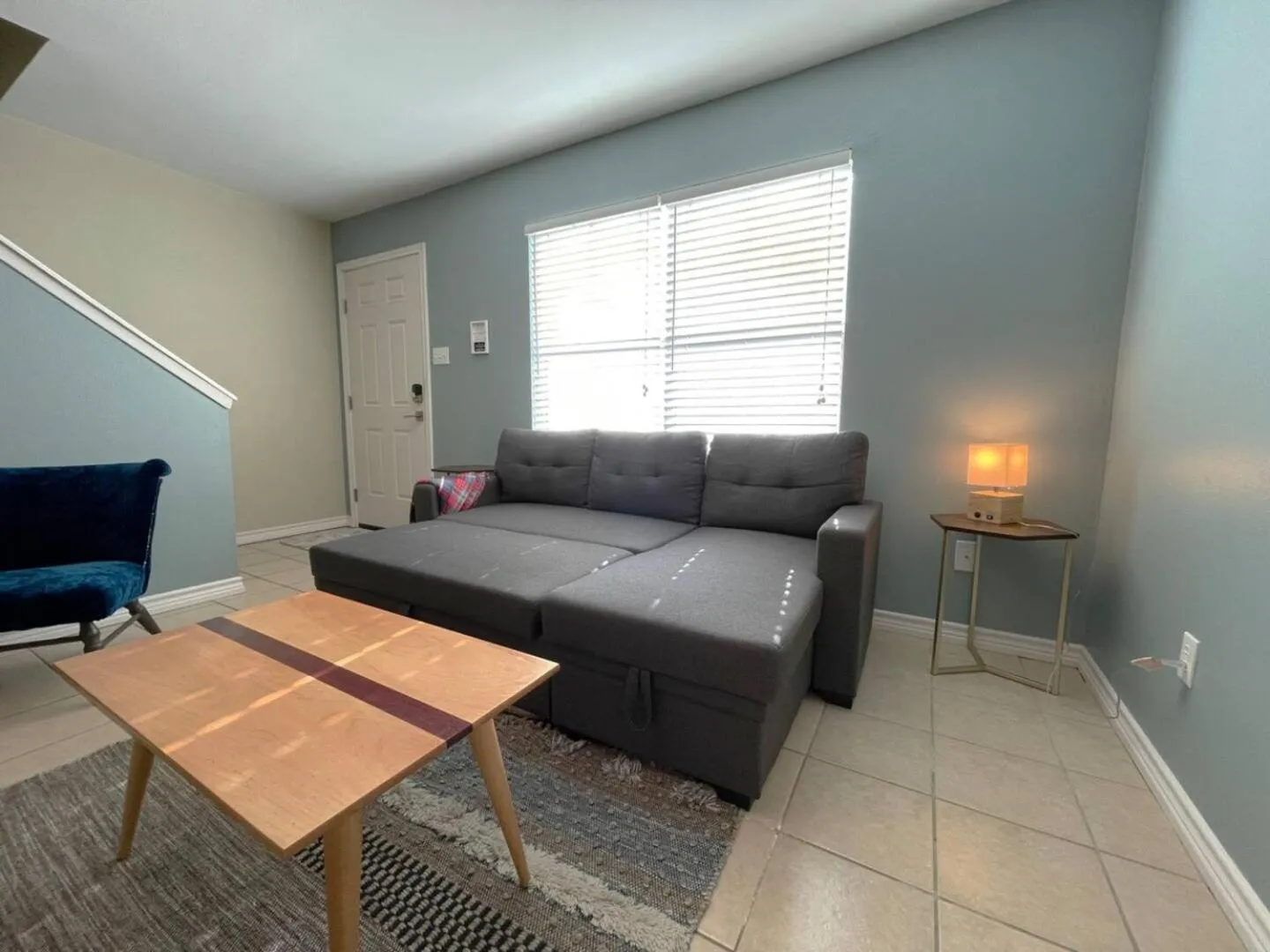 Bed in Full Kitchen, Beautiful & Brilliant Apt B