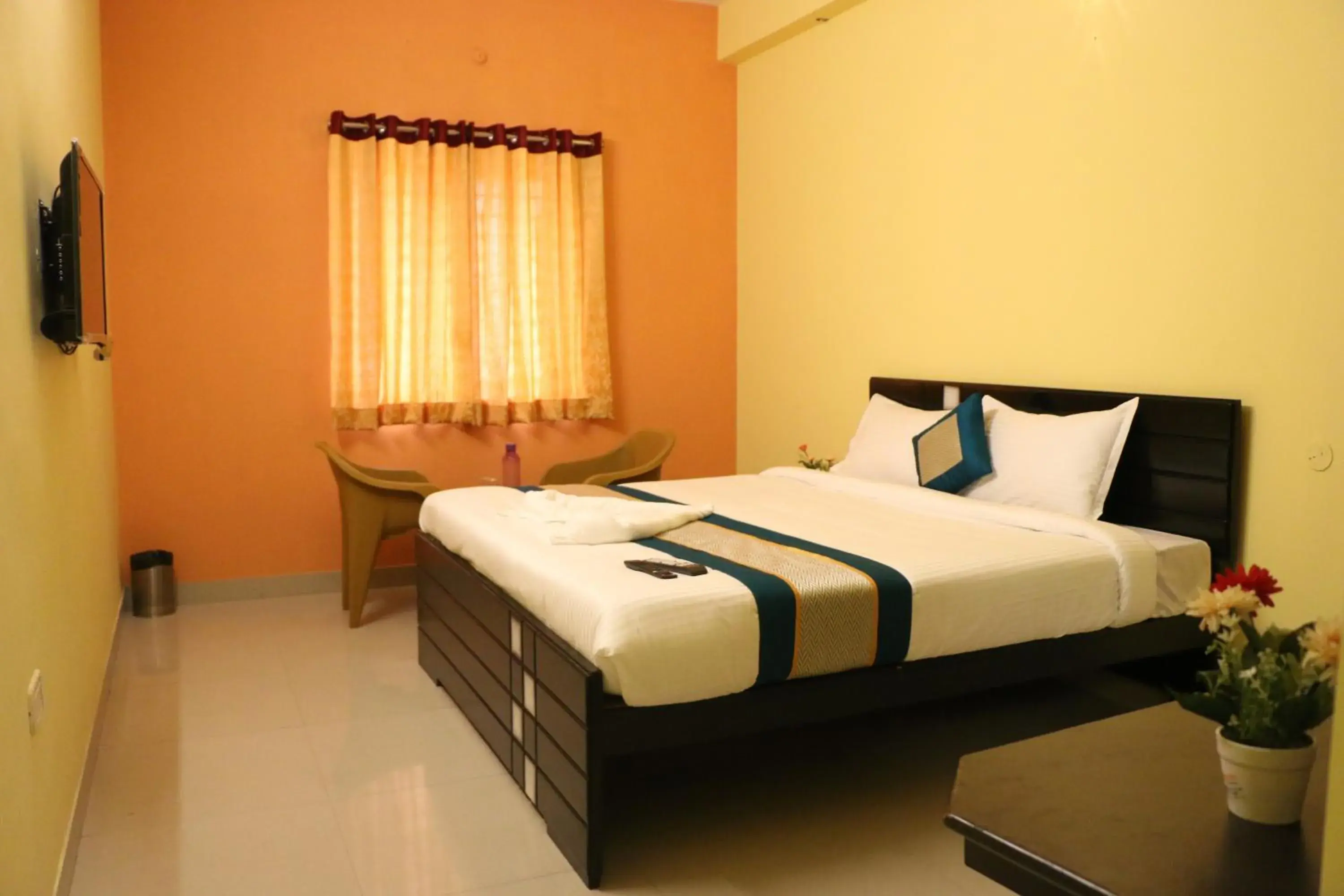 Deluxe Double Room - single occupancy in GT Residency-T Nagar Deluxe Double Room - single occupancy in GT Residency-T Nagar