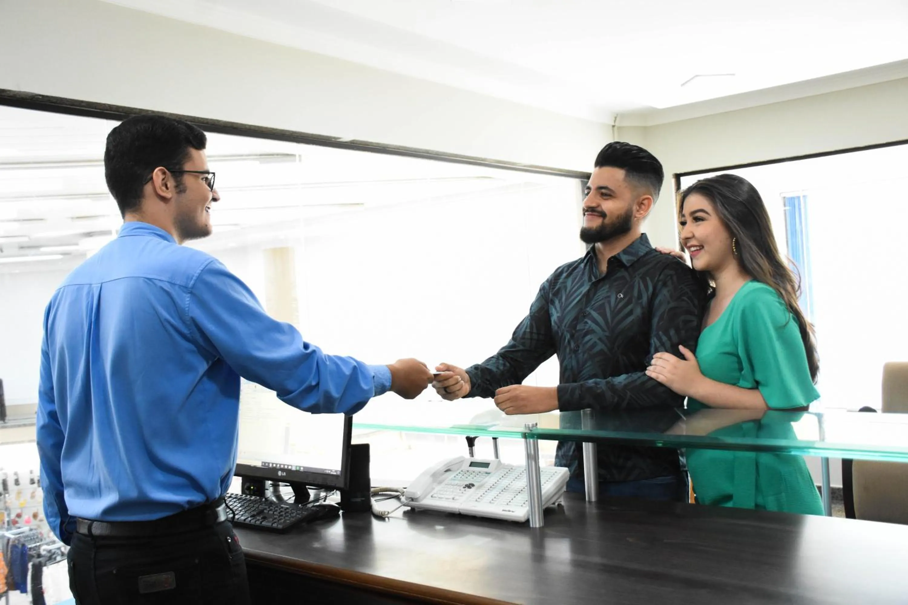 People in Larison Ji-Paraná by - Easy Hotéis