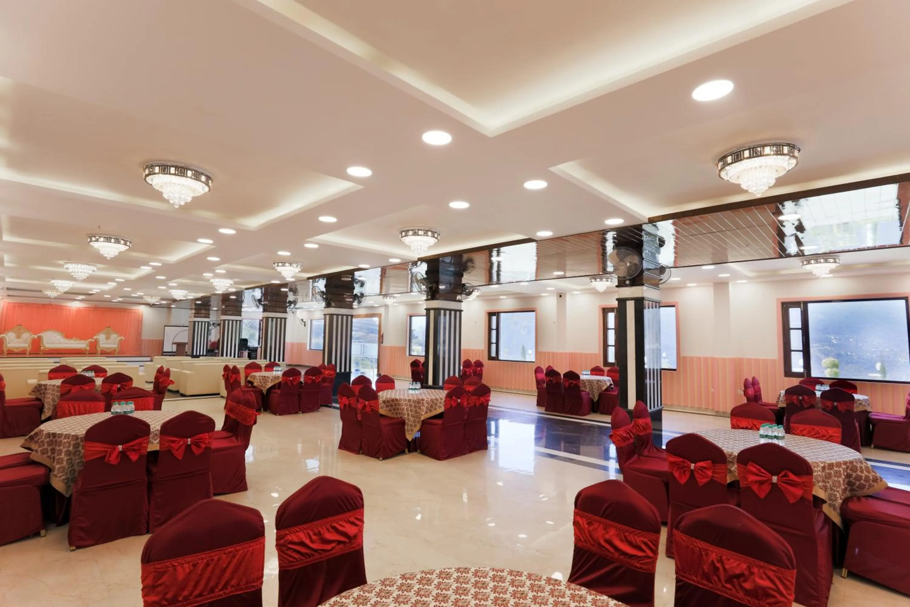 Banquet/Function facilities in Regenta Resort Madhuganga Ukhimath