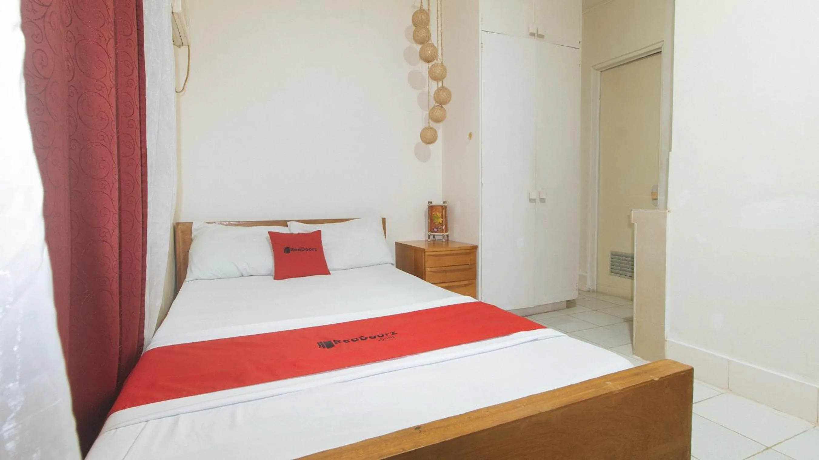 Bed in RedDoorz @ The V'Jour Hotel Angeles