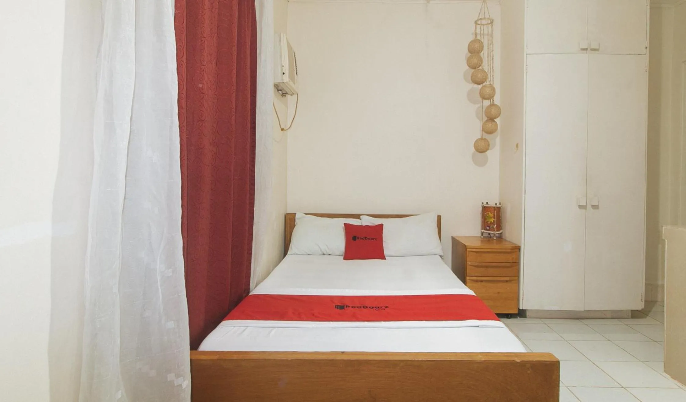 Bed in RedDoorz @ The V'Jour Hotel Angeles