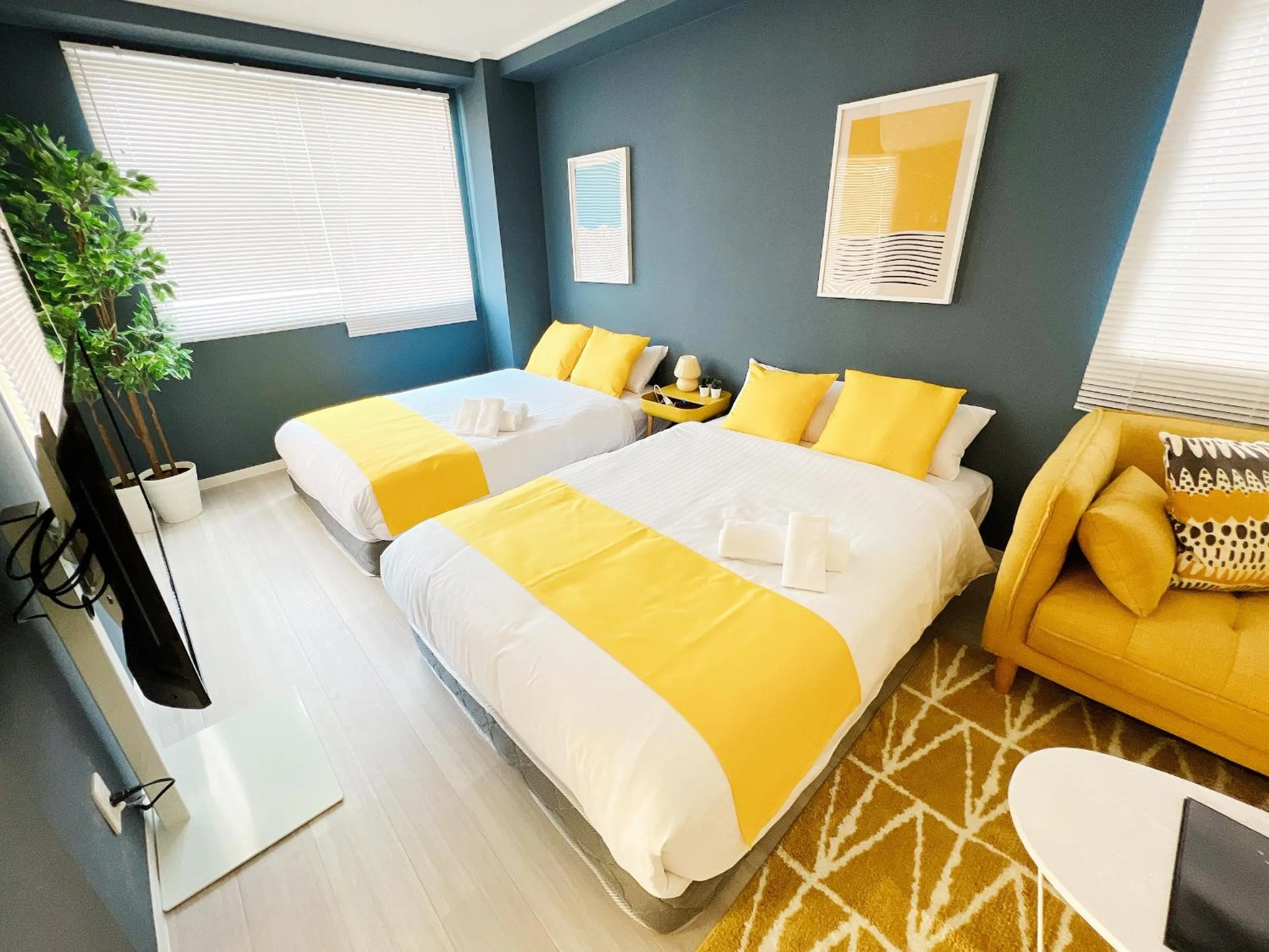 Bed in OUCHI HOTEL Nagarekawa with Dogs