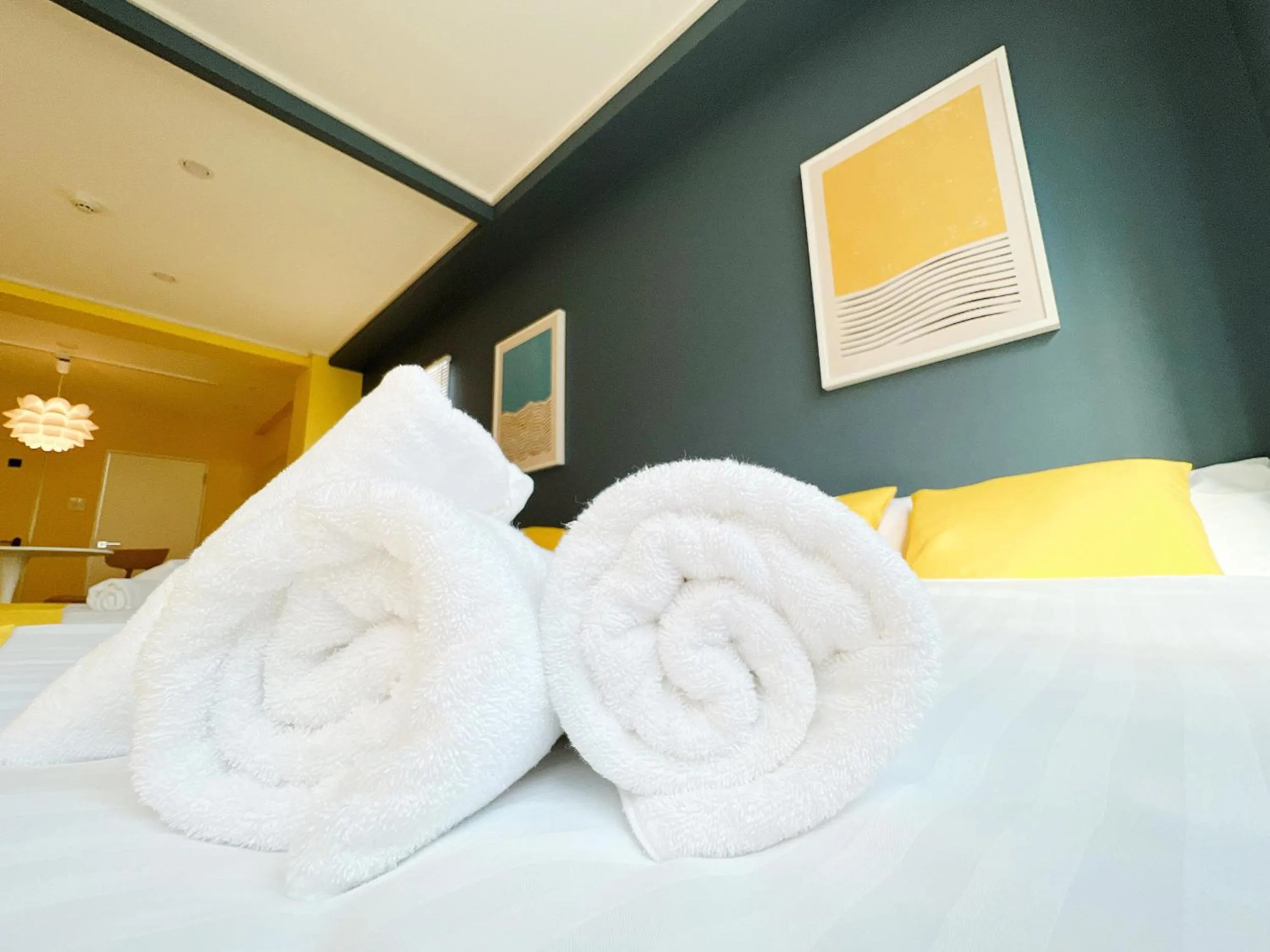 Bed in OUCHI HOTEL Nagarekawa with Dogs