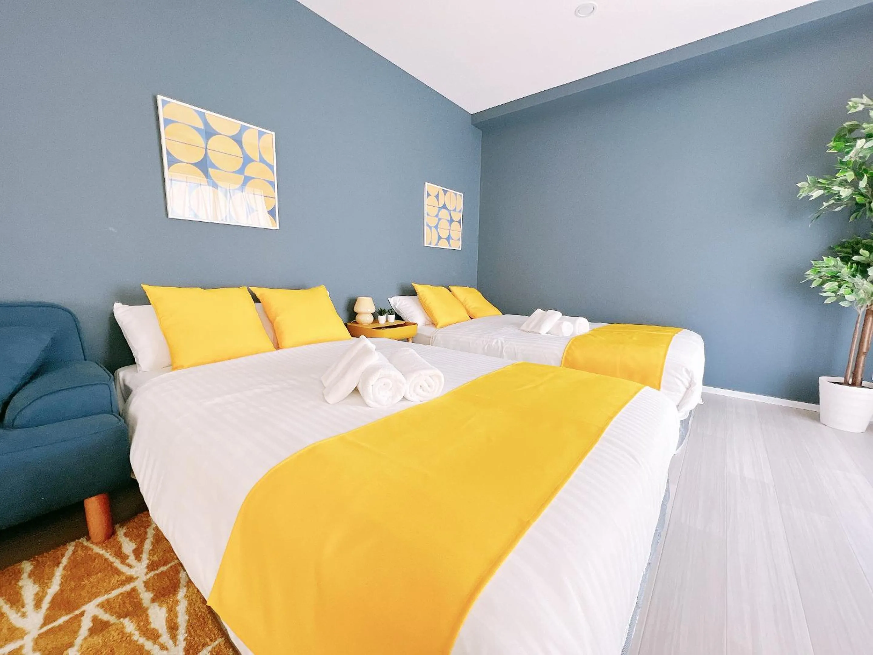 Bed in OUCHI HOTEL Nagarekawa with Dogs